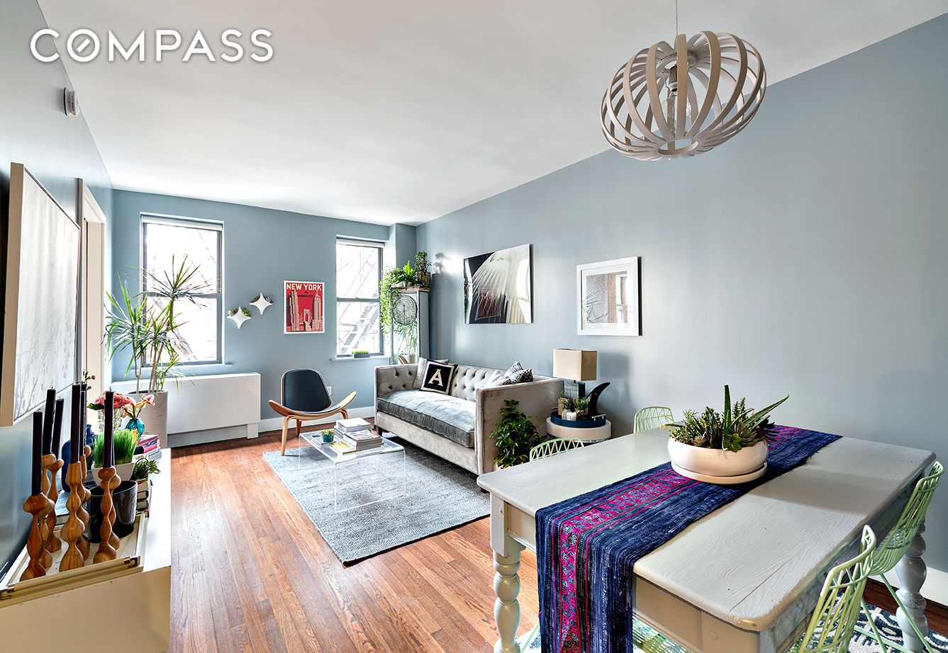 245 West 25th Street 3J, Chelsea, Downtown, NYC - 1 Bedrooms  
1 Bathrooms  
3 Rooms - 