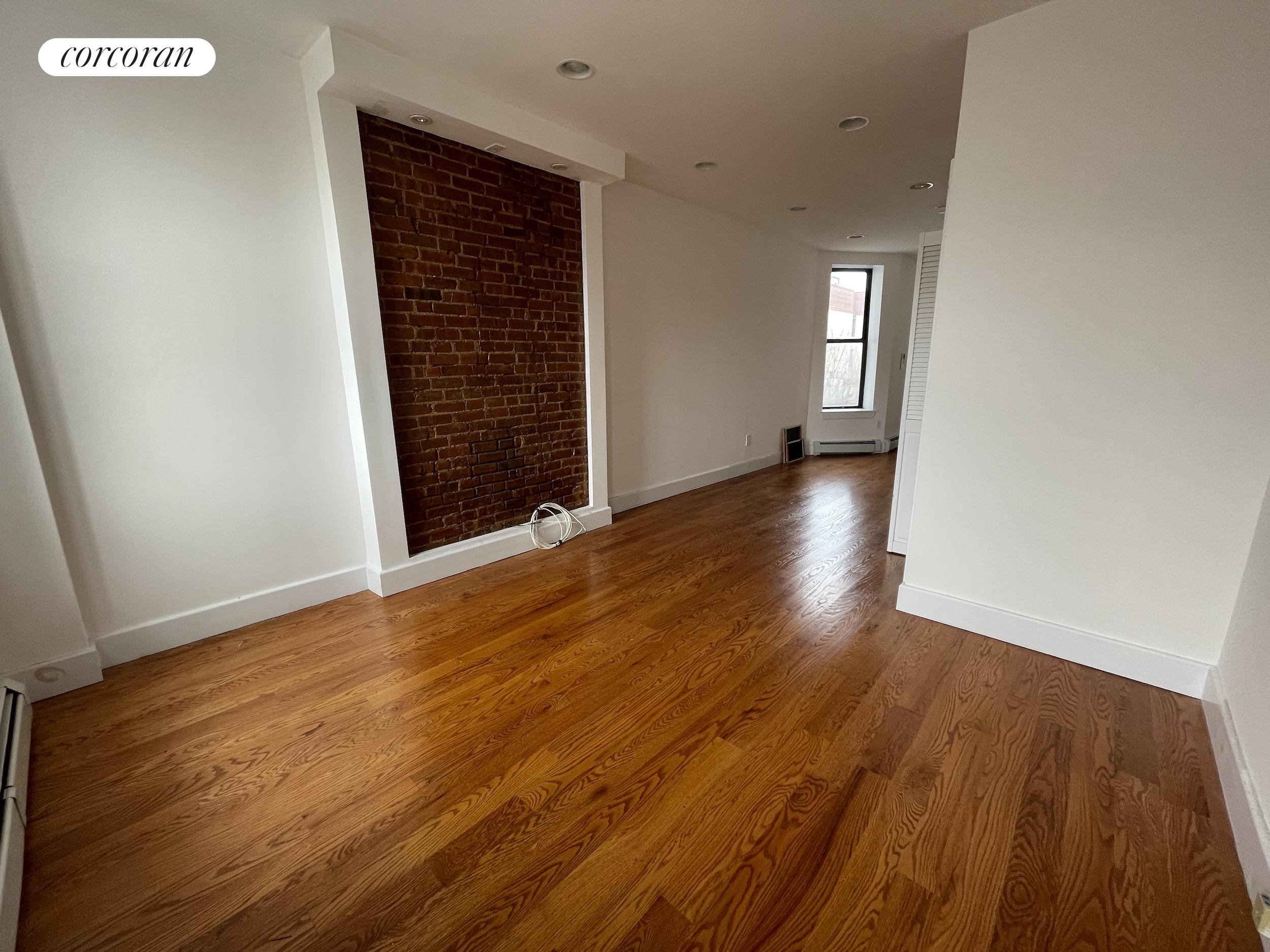 309 West 121st Street 4A, South Harlem, Upper Manhattan, NYC - 1 Bedrooms  
1 Bathrooms  
3 Rooms - 