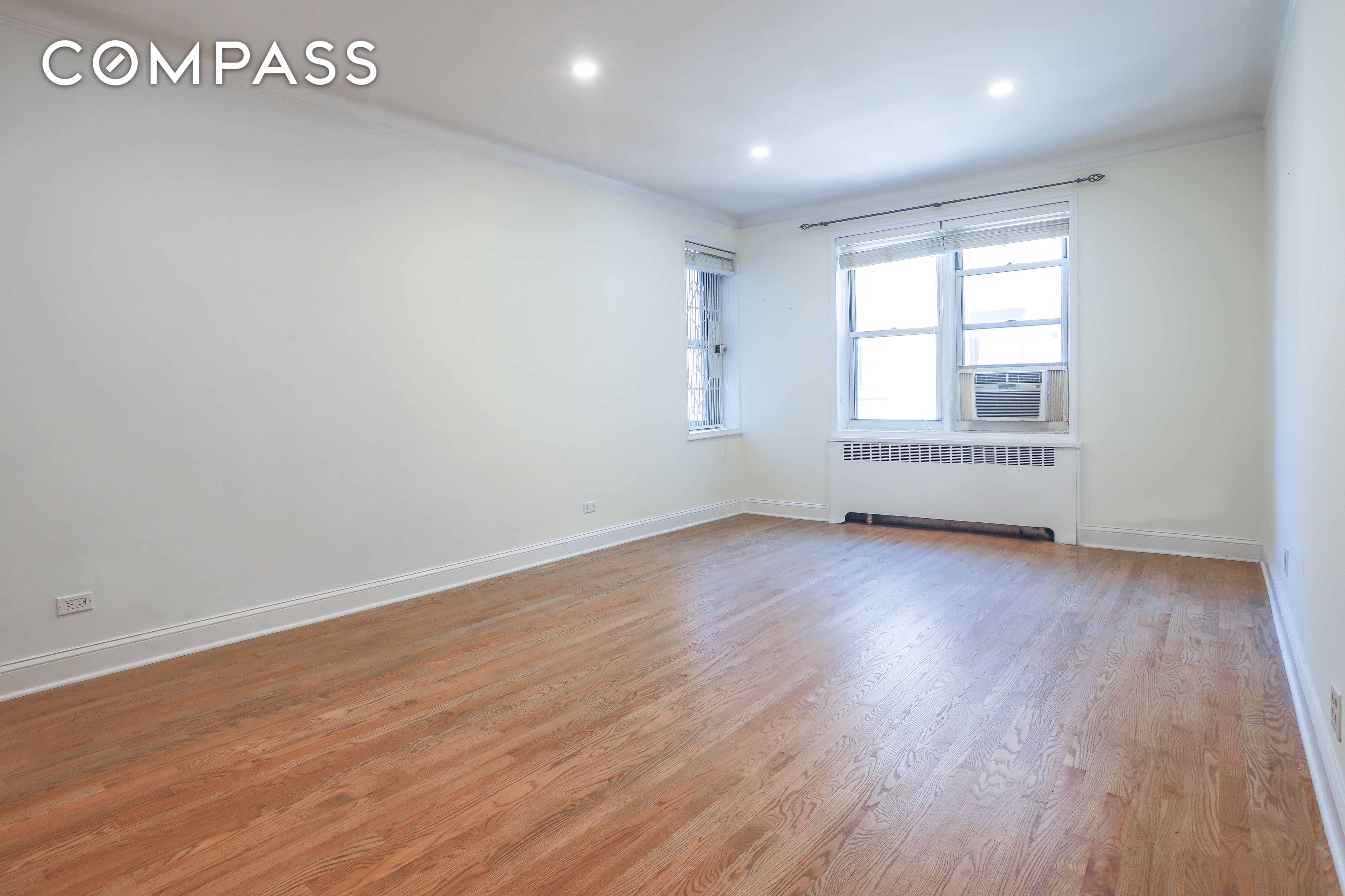 300 West 53rd Street 5A, Hell S Kitchen, Midtown West, NYC - 1 Bathrooms  
2 Rooms - 