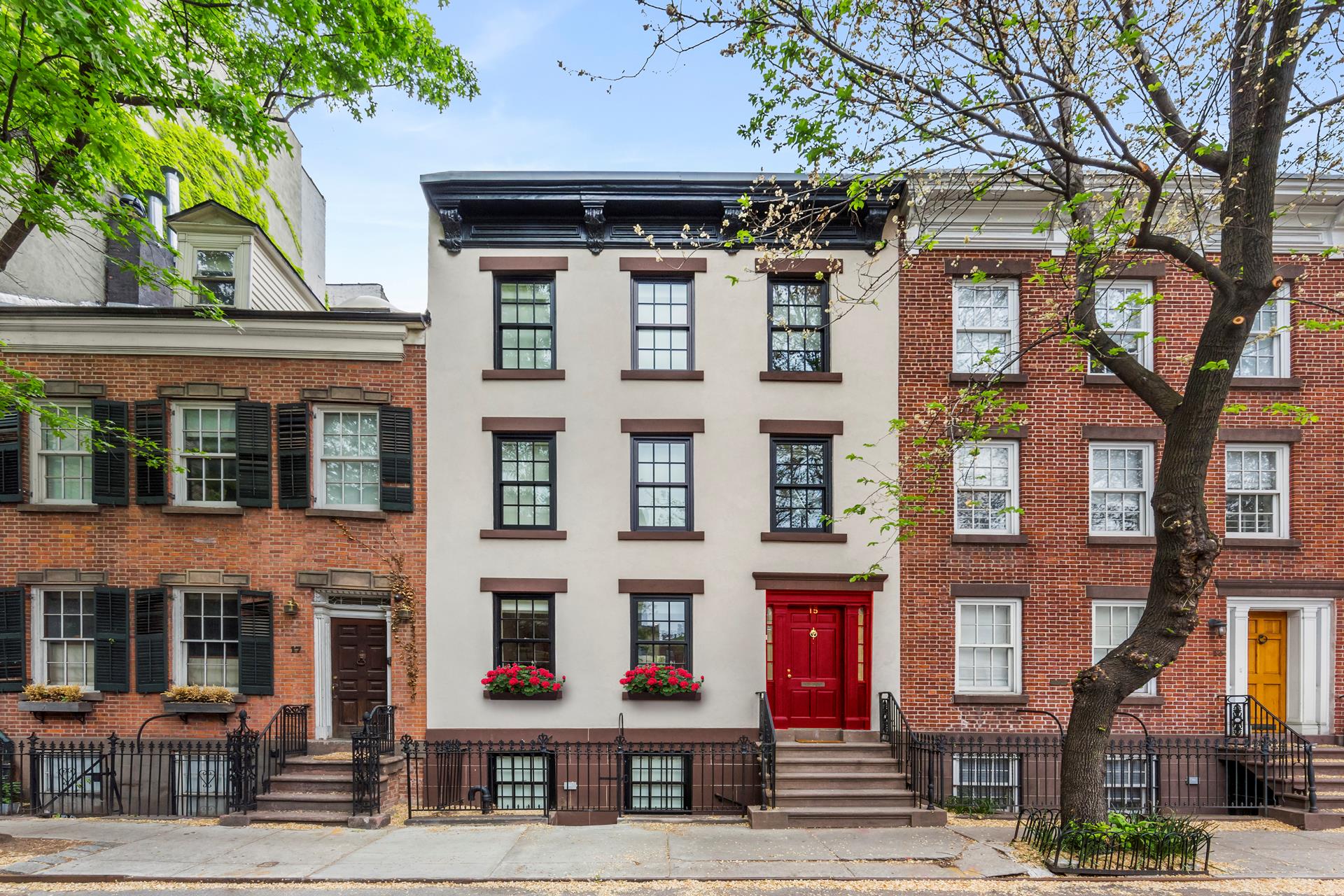 15 Commerce Street, West Village, Downtown, NYC - 3 Bedrooms  
2.5 Bathrooms  
5 Rooms - 