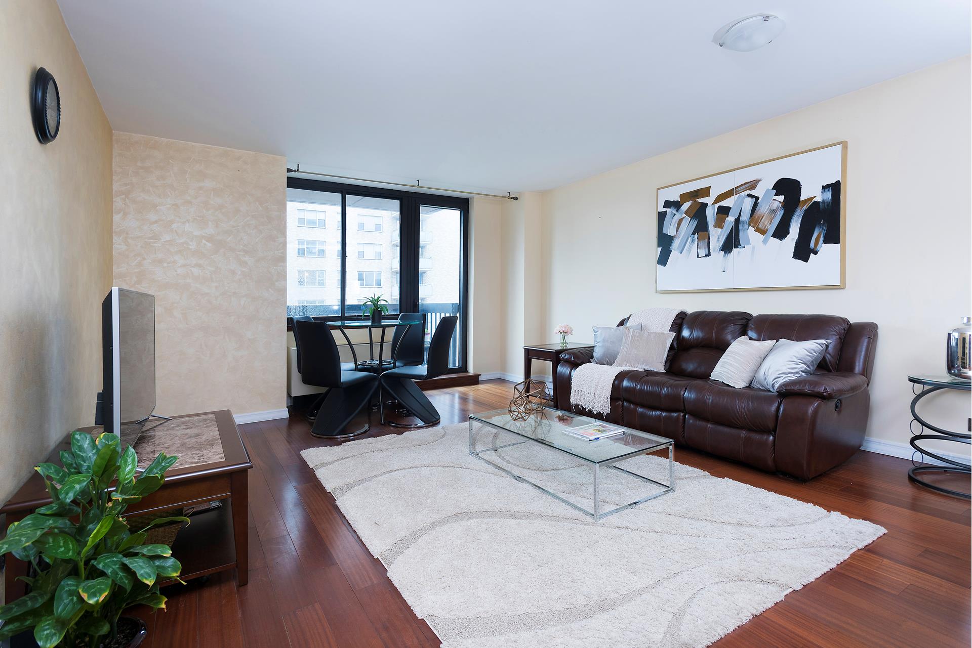 250 East 40th Street 24F, Murray Hill, Midtown East, NYC - 1 Bedrooms  
1.5 Bathrooms  
3 Rooms - 