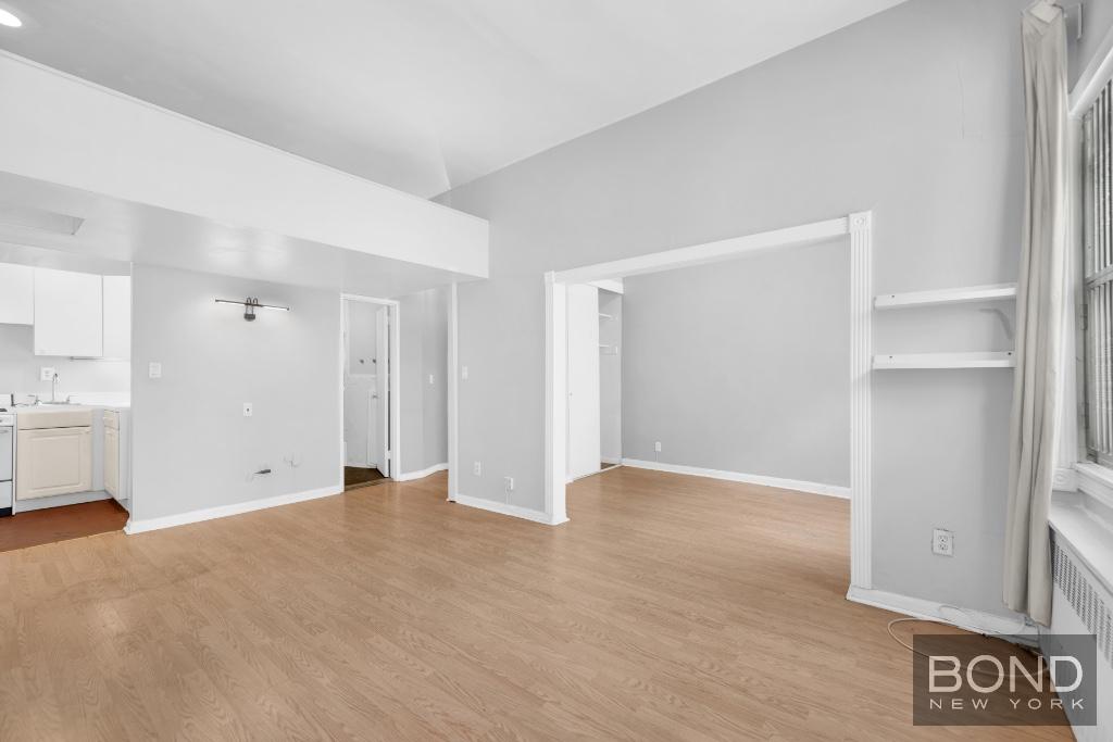 323 E 21st Street, New York, NY 10010, 2 Rooms Rooms,1 BathroomBathrooms,Residential,For Sale,21st,RLMX-99774