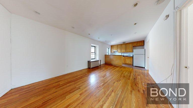299 East 11th Street 1C, East Village, Downtown, NYC - 3 Bedrooms  
1 Bathrooms  
5 Rooms - 