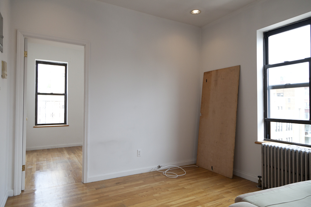 214 1st Avenue 24, East Village, Downtown, NYC - 2 Bedrooms  
1 Bathrooms  
4 Rooms - 