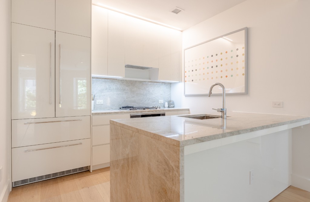 15 West 61st Street 3C, Lincoln Square, Upper West Side, NYC - 2 Bedrooms  
2.5 Bathrooms  
4 Rooms - 