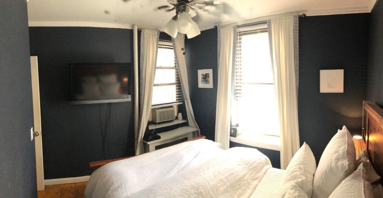 Thompson Street 10, Soho, Downtown, NYC - 1 Bedrooms  
1 Bathrooms  
3 Rooms - 