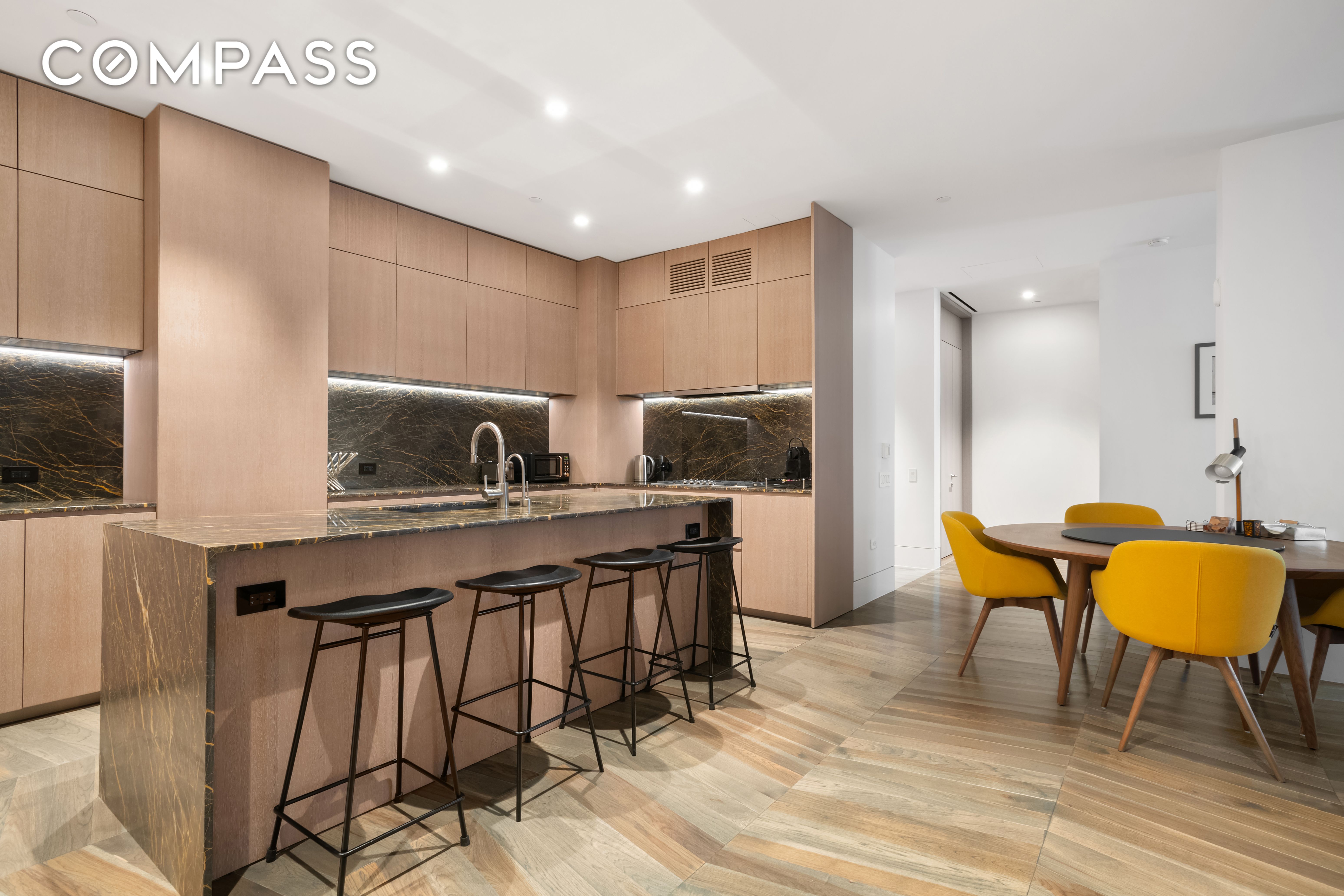 49 Chambers Street 15B, Tribeca, Downtown, NYC - 2 Bedrooms  
2.5 Bathrooms  
5 Rooms - 
