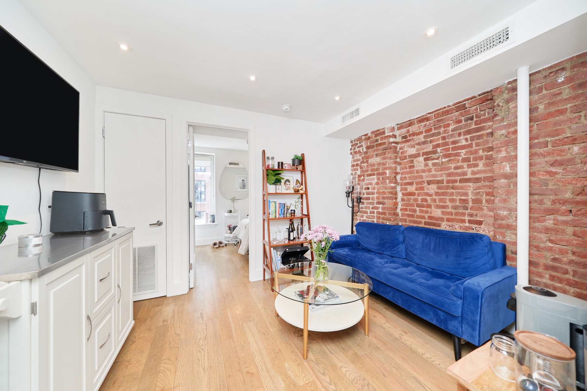 177 Ludlow Street 3D, Lower East Side, Downtown, NYC - 2 Bedrooms  
1 Bathrooms  
3 Rooms - 