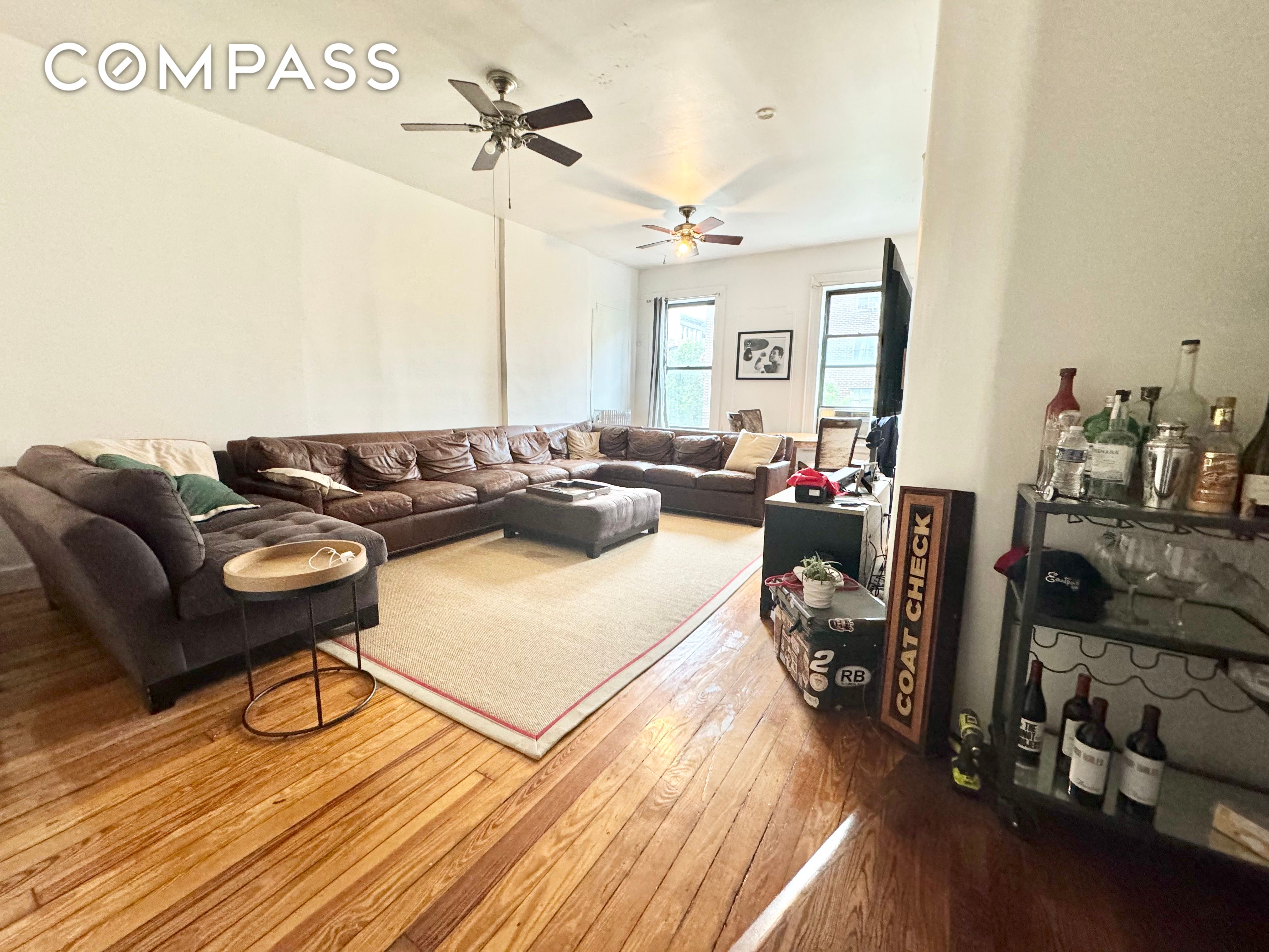 40 Ave C 3, East Village, Downtown, NYC - 4 Bedrooms  
2 Bathrooms  
6 Rooms - 
