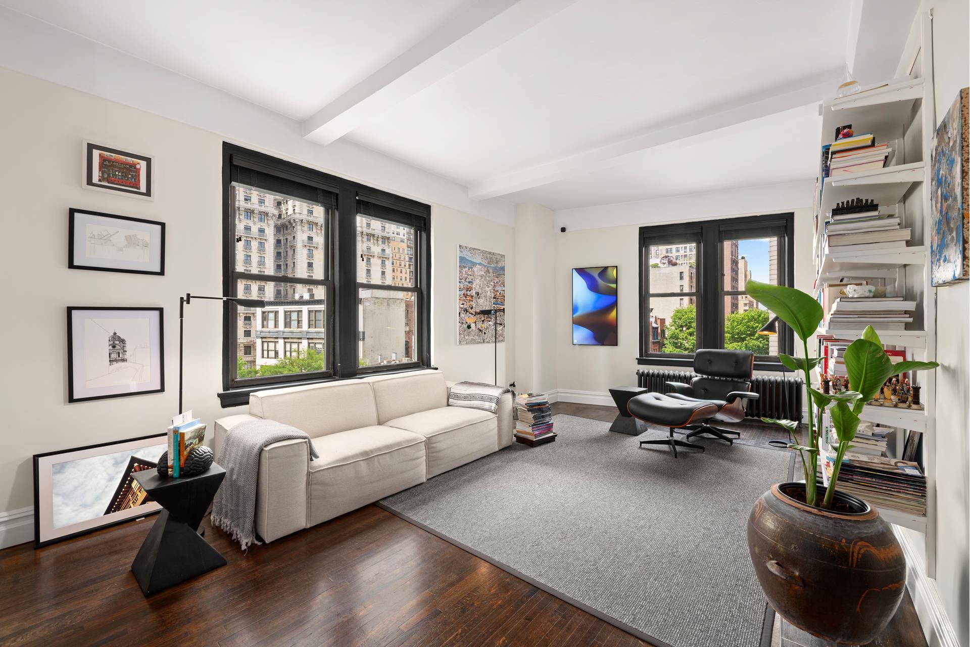 215 West 75th Street 6F, Upper West Side, Upper West Side, NYC - 1 Bedrooms  
1 Bathrooms  
4 Rooms - 