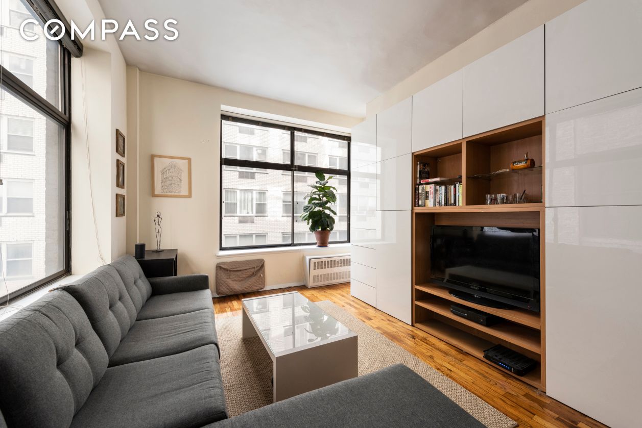 310 East 23rd Street 4E, Gramercy Park, Downtown, NYC - 1 Bathrooms  
2 Rooms - 