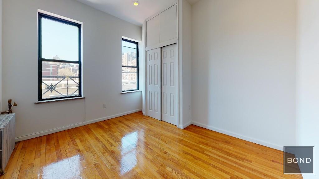 184 1st Avenue 16, East Village, Downtown, NYC - 2 Bedrooms  
1 Bathrooms  
3 Rooms - 