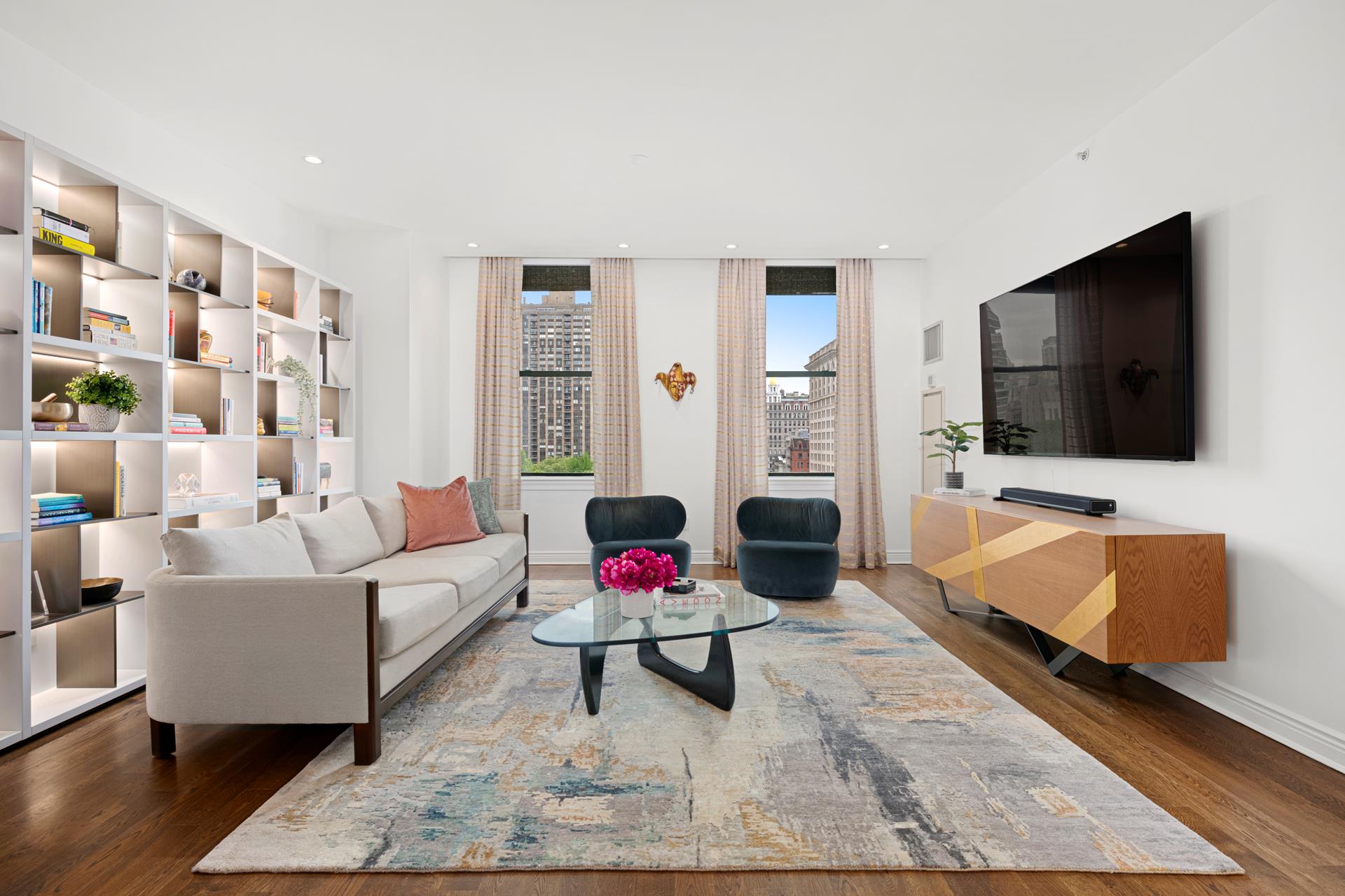 225 5th Avenue 8K, Nomad, Downtown, NYC - 2 Bedrooms  
2 Bathrooms  
4 Rooms - 