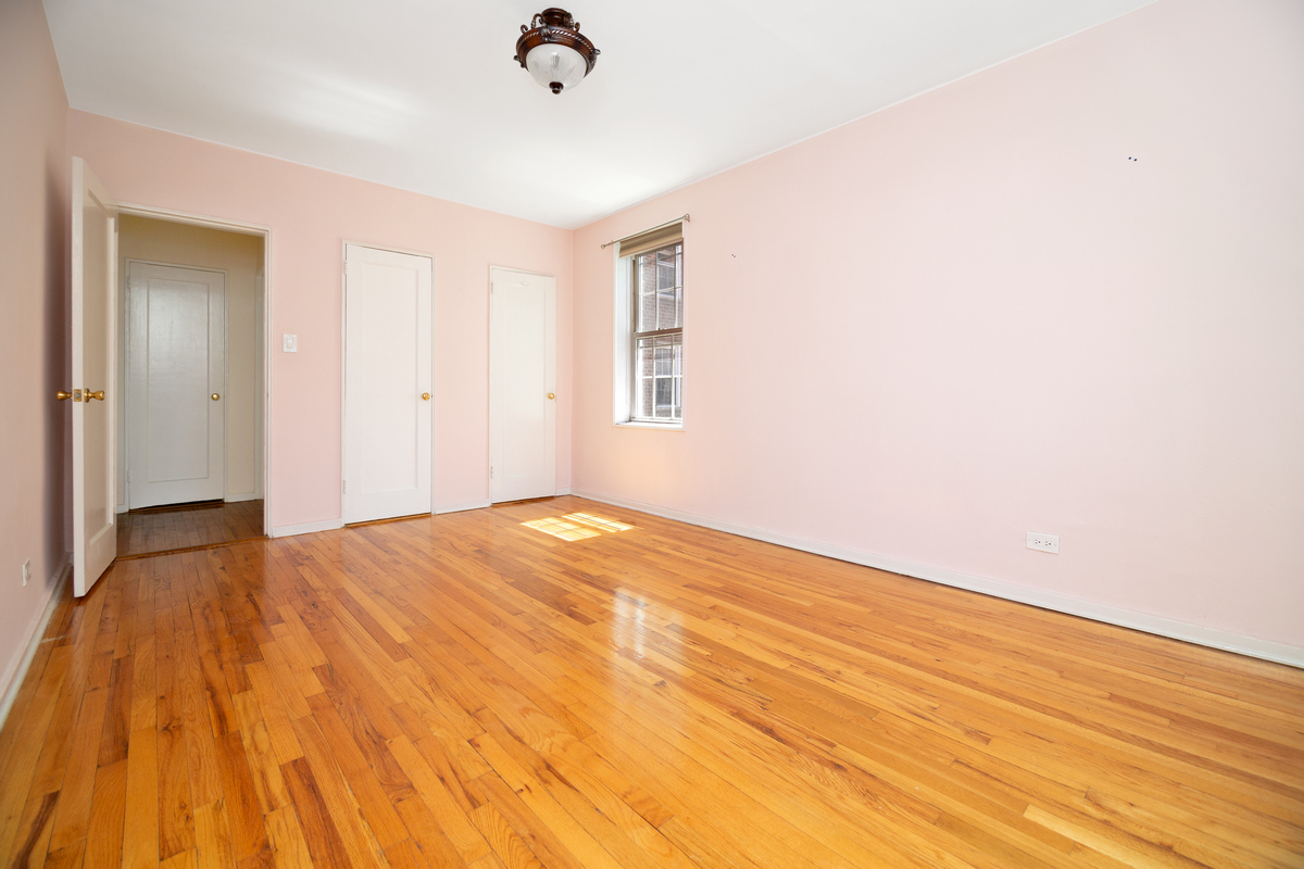 85-04 63rd Drive, New York, NY 11374, 1 Bedroom Bedrooms, 3 Rooms Rooms,1 BathroomBathrooms,Residential,For Sale,85-04 63 Drive,63rd,RPLU-217123018932