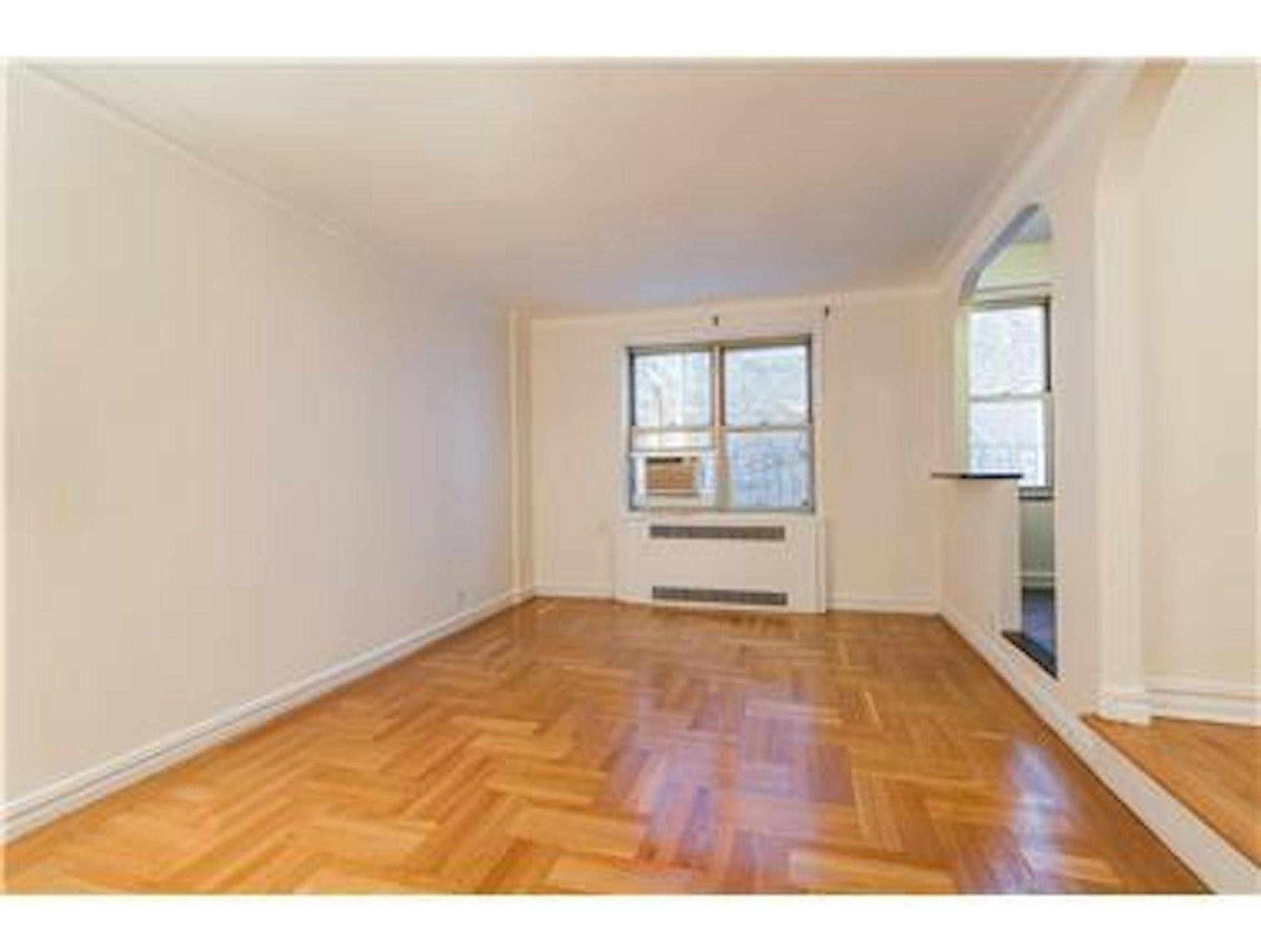 210 West 19th Street 3K, Chelsea, Downtown, NYC - 1 Bathrooms  
2 Rooms - 