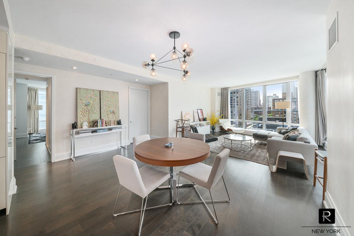 50 Riverside Boulevard 15-D, Lincoln Square, Upper West Side, NYC - 3 Bedrooms  
3.5 Bathrooms  
5 Rooms - 
