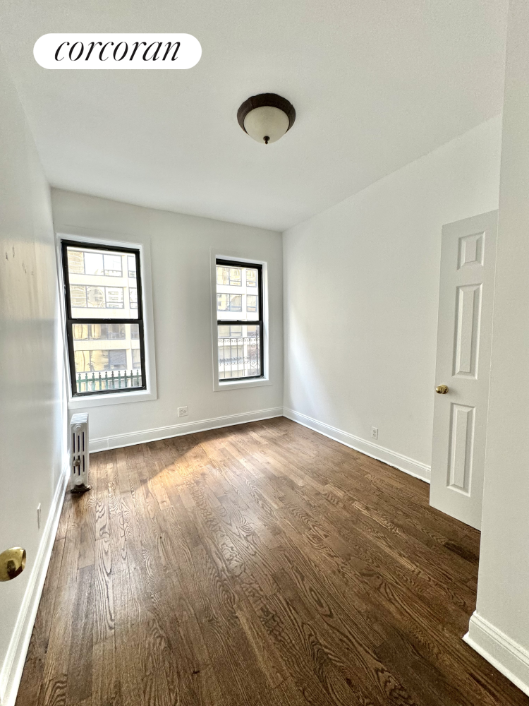 413 East 70th Street 28, Lenox Hill, Upper East Side, NYC - 2 Bedrooms  
1 Bathrooms  
4 Rooms - 