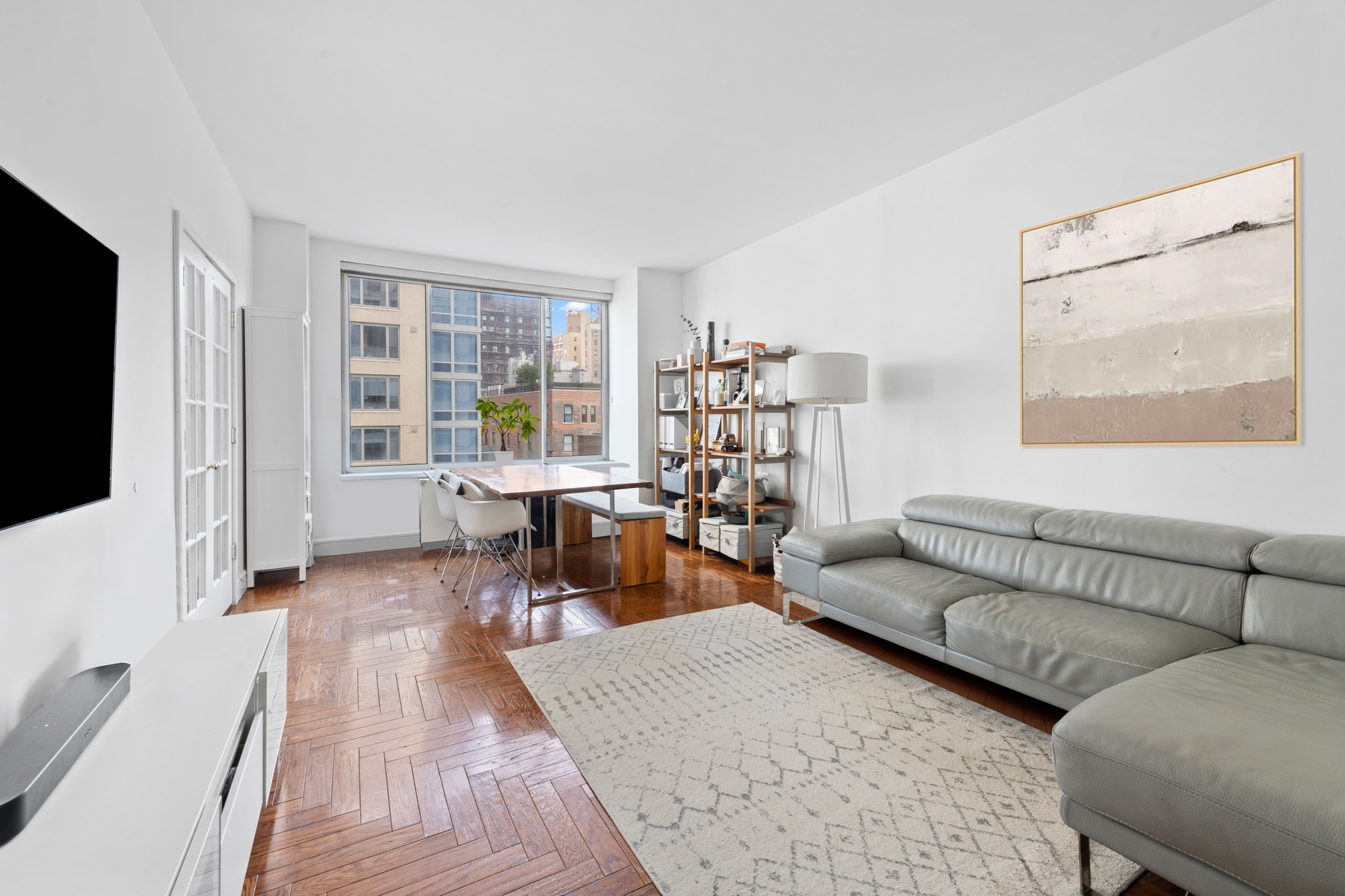 200 Riverside Boulevard 8-C, Lincoln Square, Upper West Side, NYC - 2 Bedrooms  
1.5 Bathrooms  
5 Rooms - 
