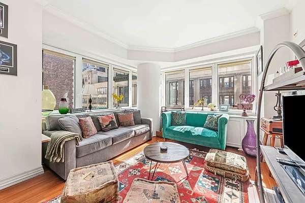 425 5th Avenue 19-B, Murray Hill, Midtown East, NYC - 2 Bedrooms  
2 Bathrooms  
4 Rooms - 