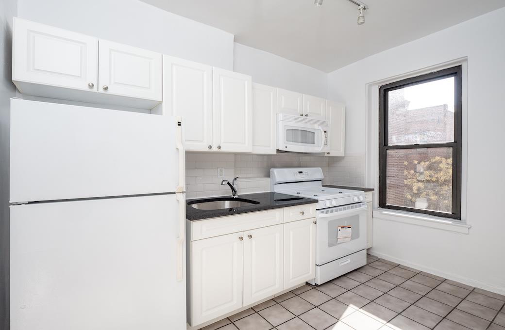 141 West 16th Street 5-H, Chelsea, Downtown, NYC - 1 Bedrooms  
1 Bathrooms  
3 Rooms - 
