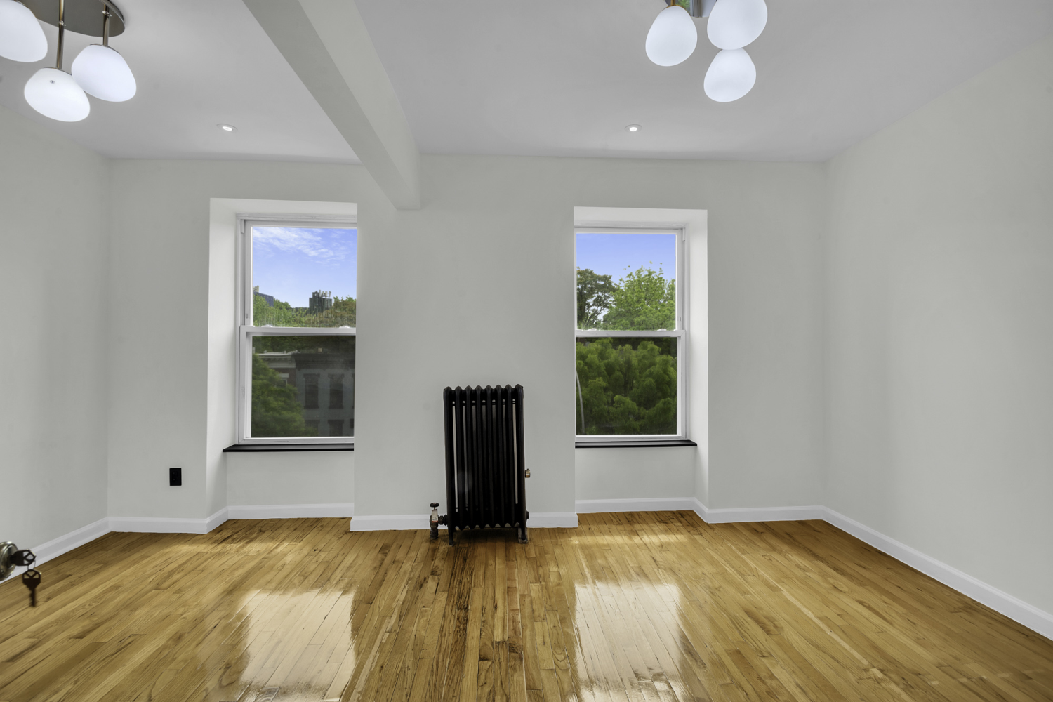 545 Quincy Street 3, Stuyvesant Heights, Downtown, NYC - 2 Bedrooms  
1 Bathrooms  
4 Rooms - 