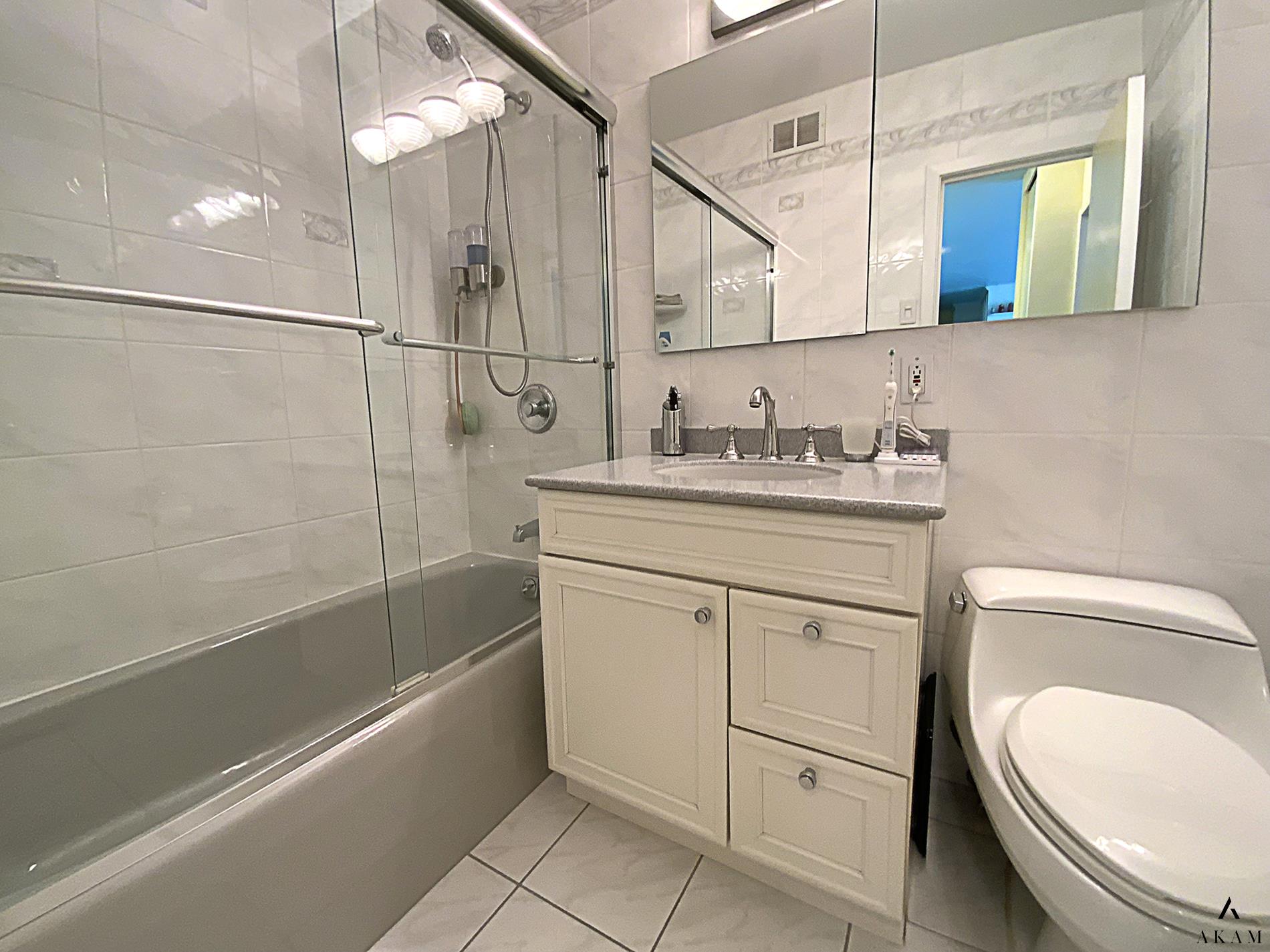 269-10 Grand Central Parkway, New York, NY 11005, 1 Bedroom Bedrooms, 4 Rooms Rooms,1 BathroomBathrooms,Residential,For Sale,Grand Central,OLRS-2088227