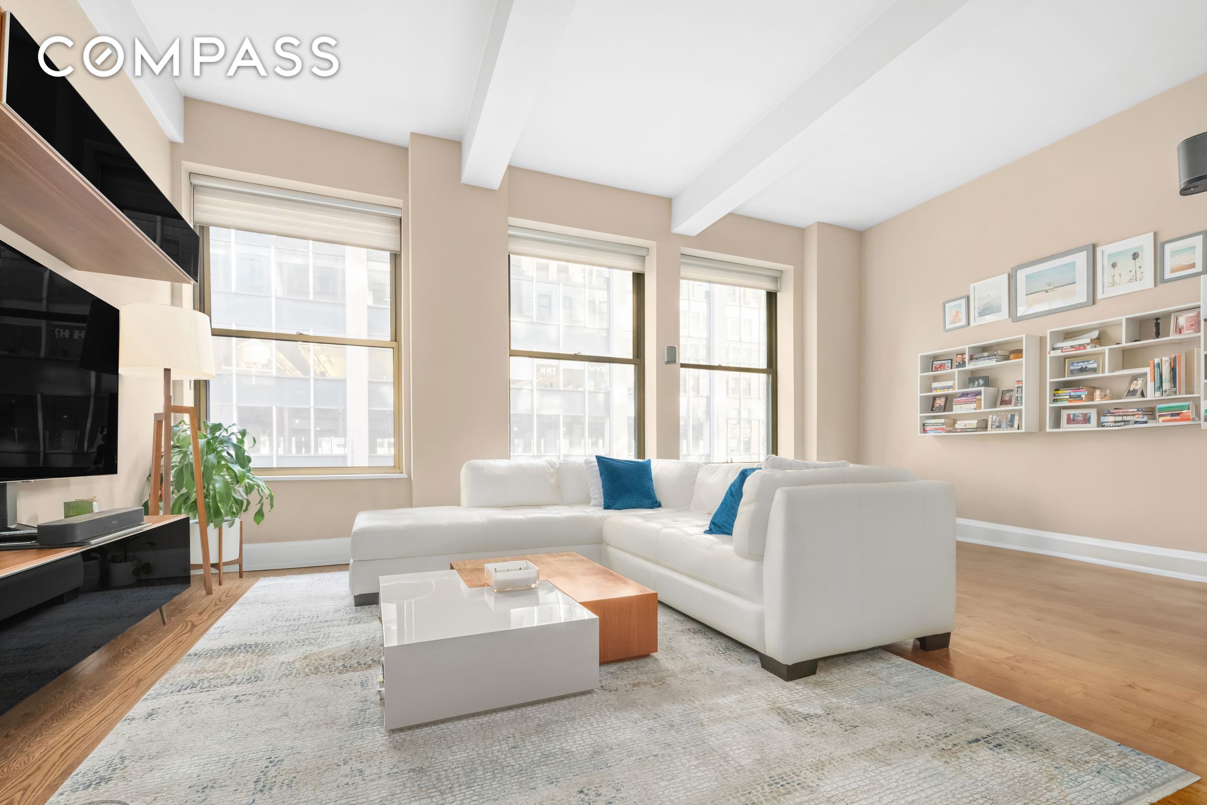 31 East 28th Street 8W, Nomad, Downtown, NYC - 2 Bedrooms  
2 Bathrooms  
6 Rooms - 