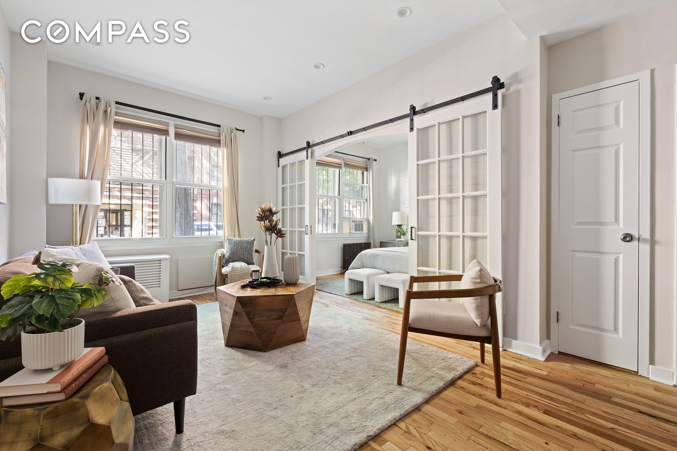 315 East 12th Street 1B, East Village, Downtown, NYC - 3 Bedrooms  
1 Bathrooms  
5 Rooms - 