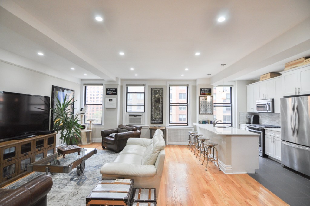 200 West 90th Street 5A, Upper West Side, Upper West Side, NYC - 4 Bedrooms  
3 Bathrooms  
6 Rooms - 