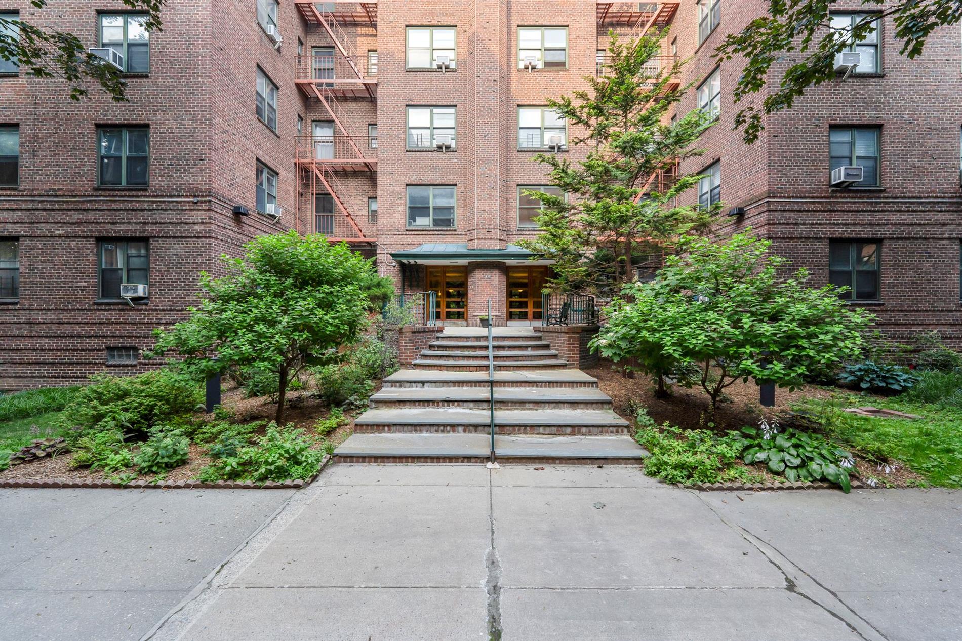 34-21 78th Street, New York, NY 11372, 1 Bedroom Bedrooms, 4 Rooms Rooms,1 BathroomBathrooms,Residential,For Sale,78th,OLRS-2088813