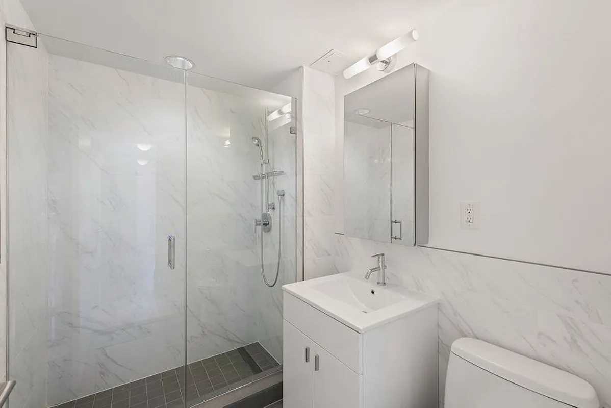 171 West 131st Street 515, Central Harlem, Upper Manhattan, NYC - 2 Bedrooms  
2 Bathrooms  
3 Rooms - 