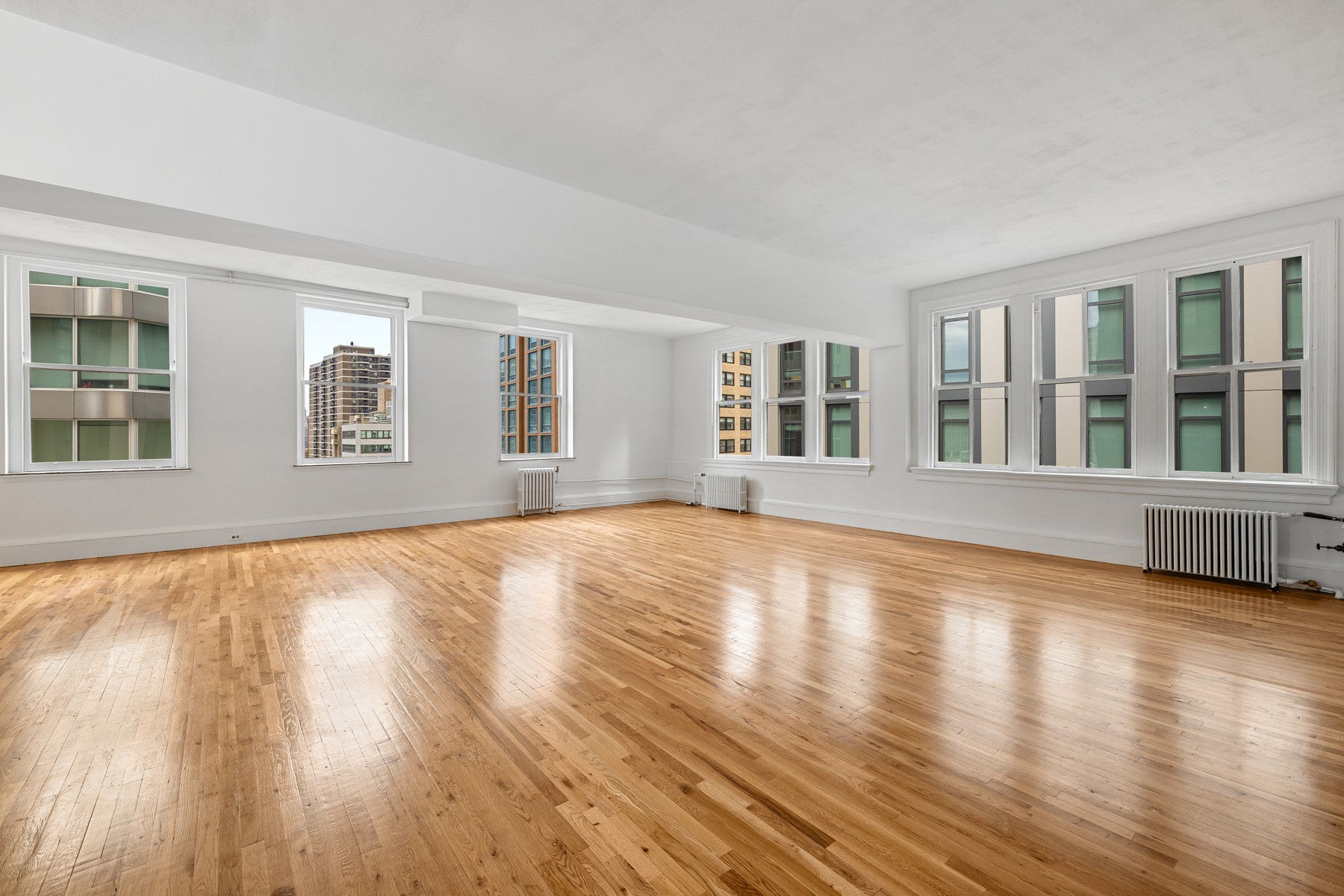 140 Nassau Street 9B, Financial District, Downtown, NYC - 2 Bedrooms  
1 Bathrooms  
4 Rooms - 