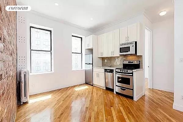 230 East 27th Street 3, Gramercy Park And Murray Hill, Downtown, NYC - 3 Bedrooms  
1 Bathrooms  
5 Rooms - 
