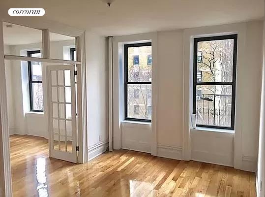 230 East 27th Street 19, Gramercy Park And Murray Hill, Downtown, NYC - 3 Bedrooms  
2 Bathrooms  
5 Rooms - 