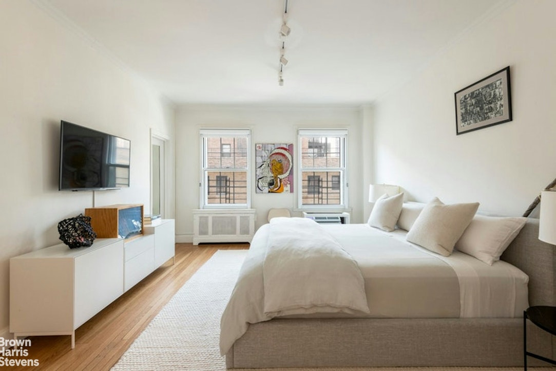 133 E 64TH Street, New York, NY 10021, 7 Bedrooms Bedrooms, 14 Rooms Rooms,7 BathroomsBathrooms,Residential,For Sale,64TH,RPLU-21923033007