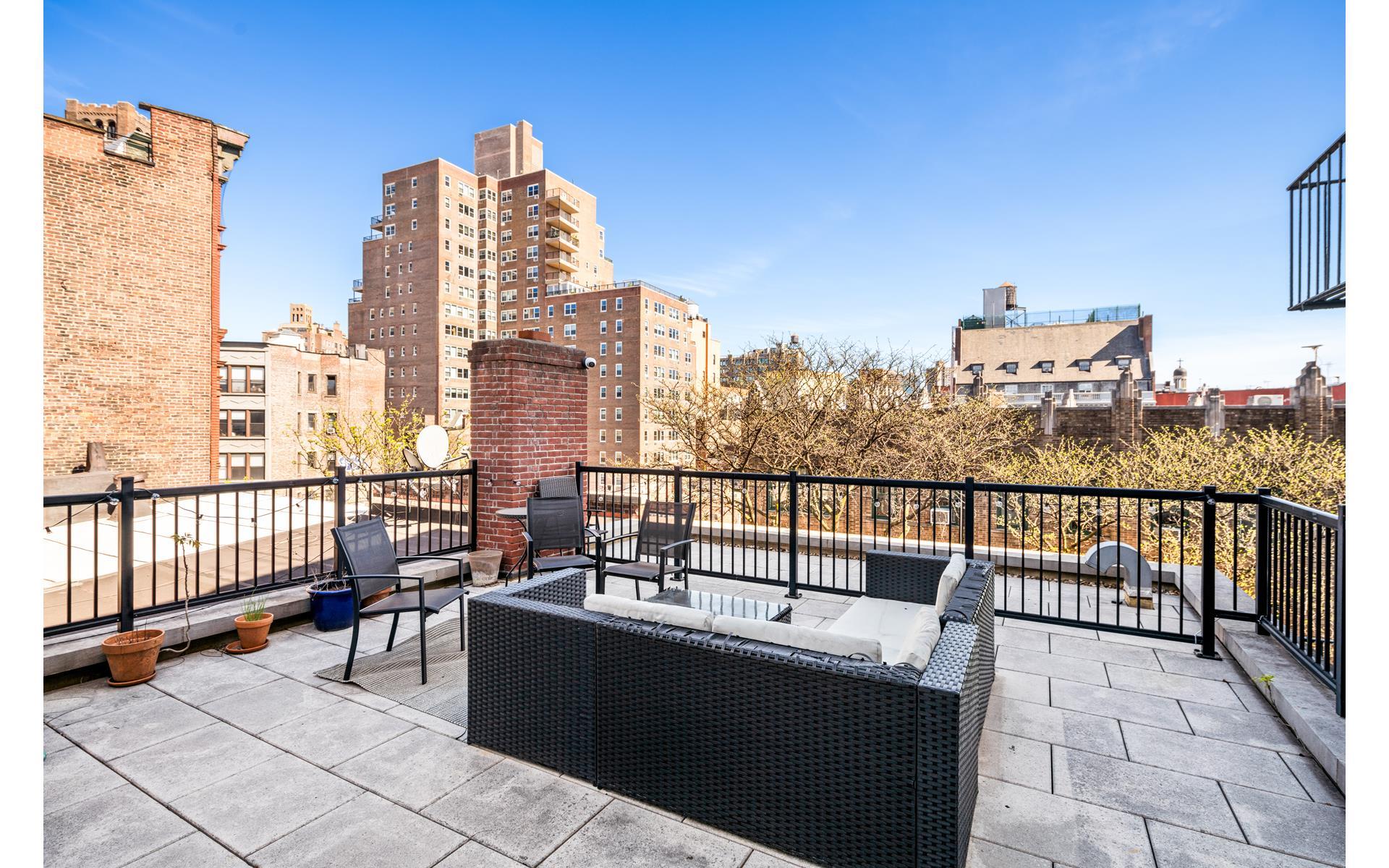 55 Grove Street 2, West Village, Downtown, NYC - 1 Bedrooms  
1.5 Bathrooms  
4 Rooms - 