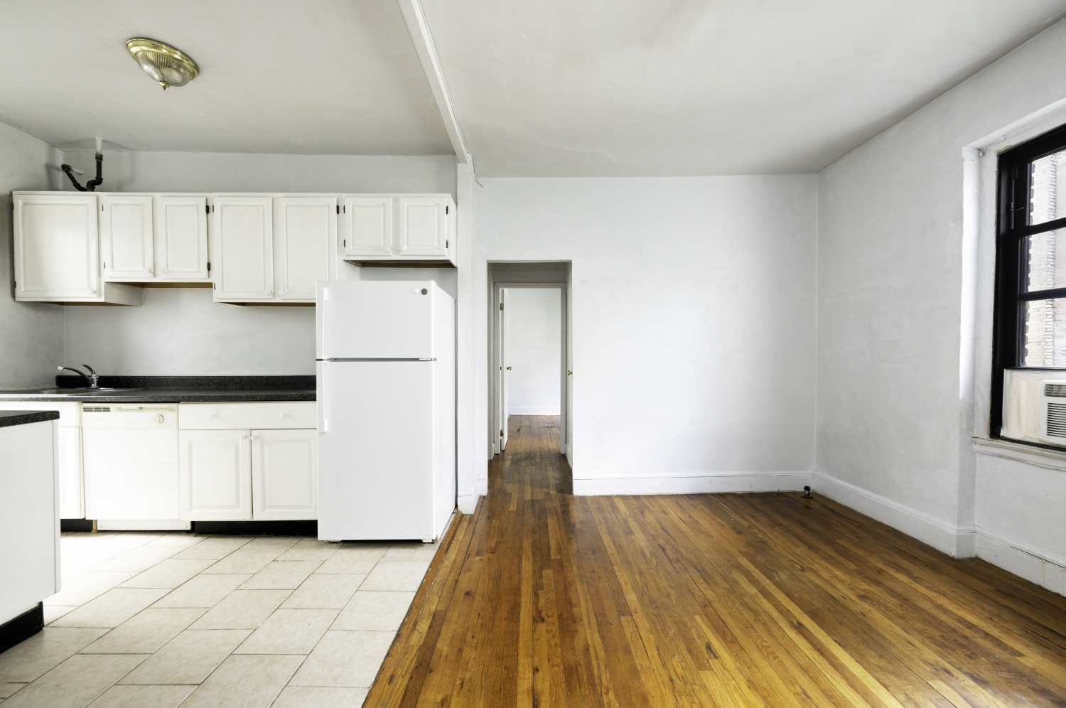 21-67 33RD Street, New York, NY 11105, 2 Bedrooms Bedrooms, 5 Rooms Rooms,1 BathroomBathrooms,Residential,For Sale,ACROPOLIS GARDENS,33RD,RPLU-798323045009