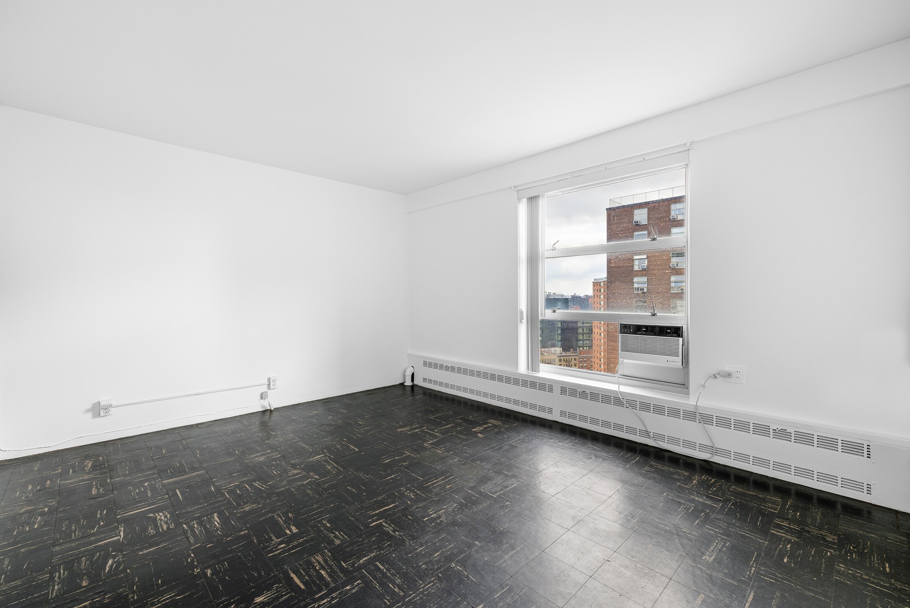 80 la Salle Street, New York, NY 10027, 1 Bedroom Bedrooms, 3 Rooms Rooms,1 BathroomBathrooms,Residential,For Sale,la Salle,RLMX-100564