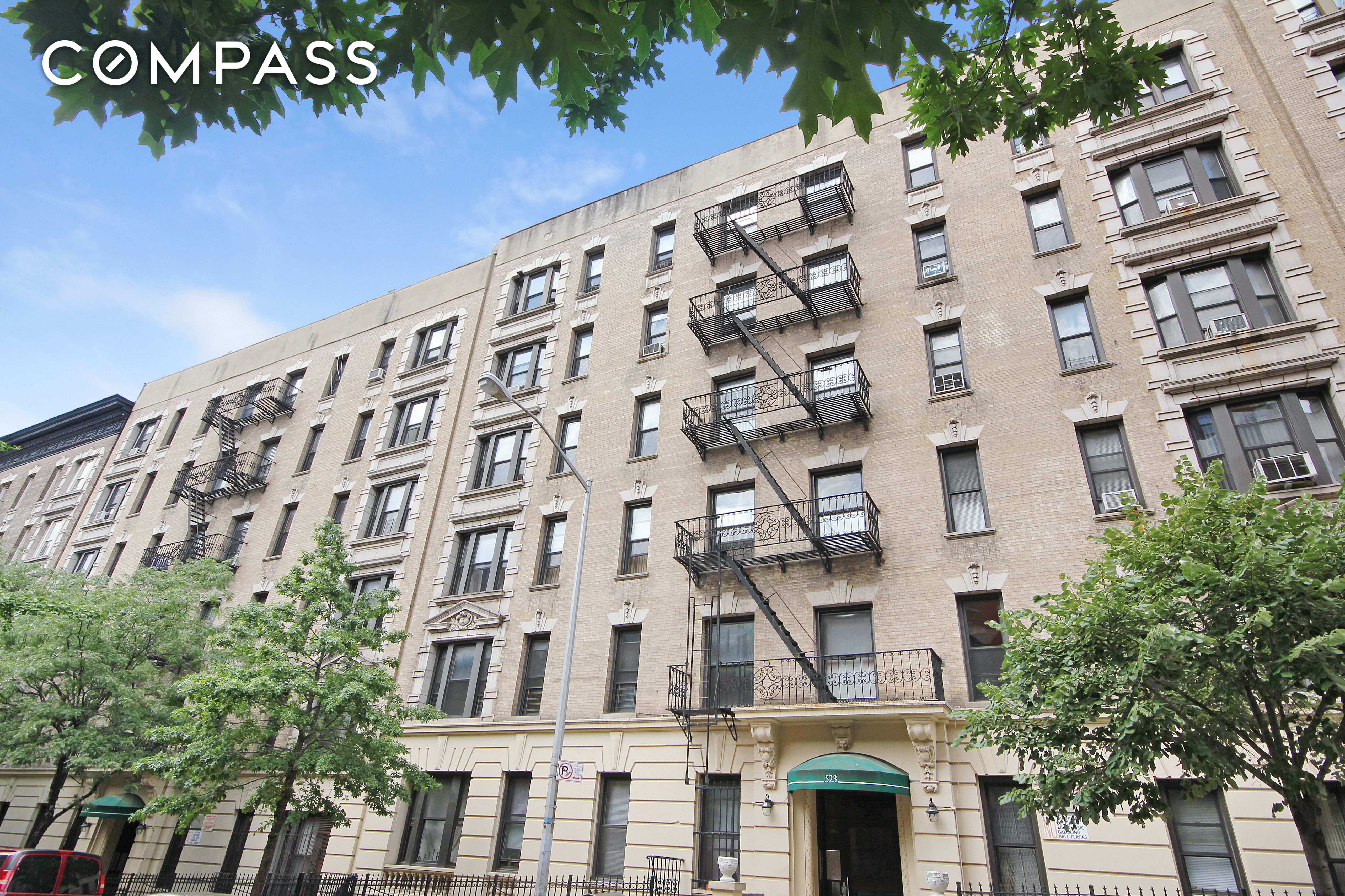 527 W 143rd Street, New York, NY 10031, 2 Bedrooms Bedrooms, 6 Rooms Rooms,Residential,For Sale,143rd,COMP-1602559439234137449