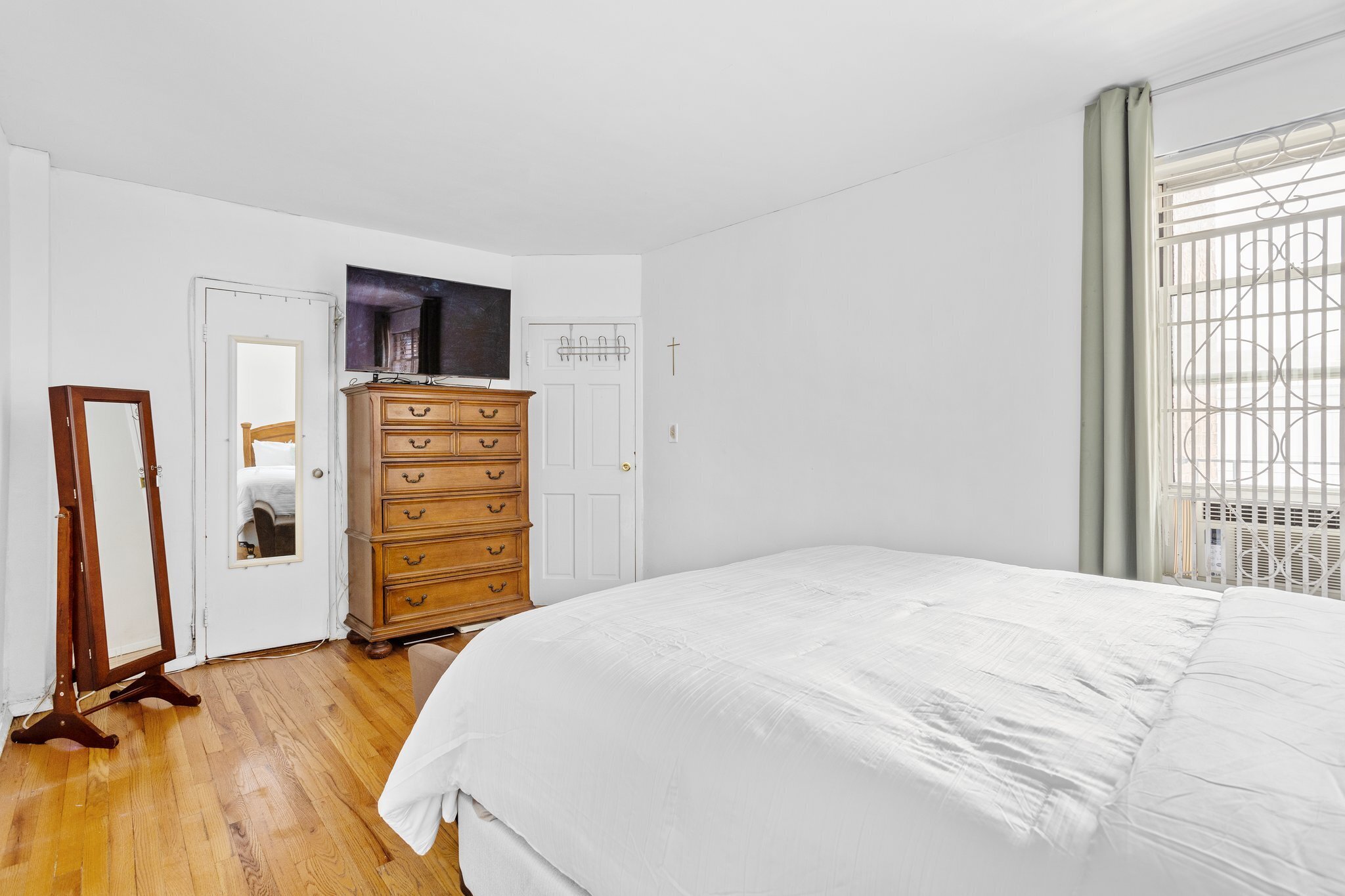 800 Grand Concourse, New York, NY 10451, 2 Bedrooms Bedrooms, 4 Rooms Rooms,1 BathroomBathrooms,Residential,For Sale,Grand Concourse,PRCH-35019745