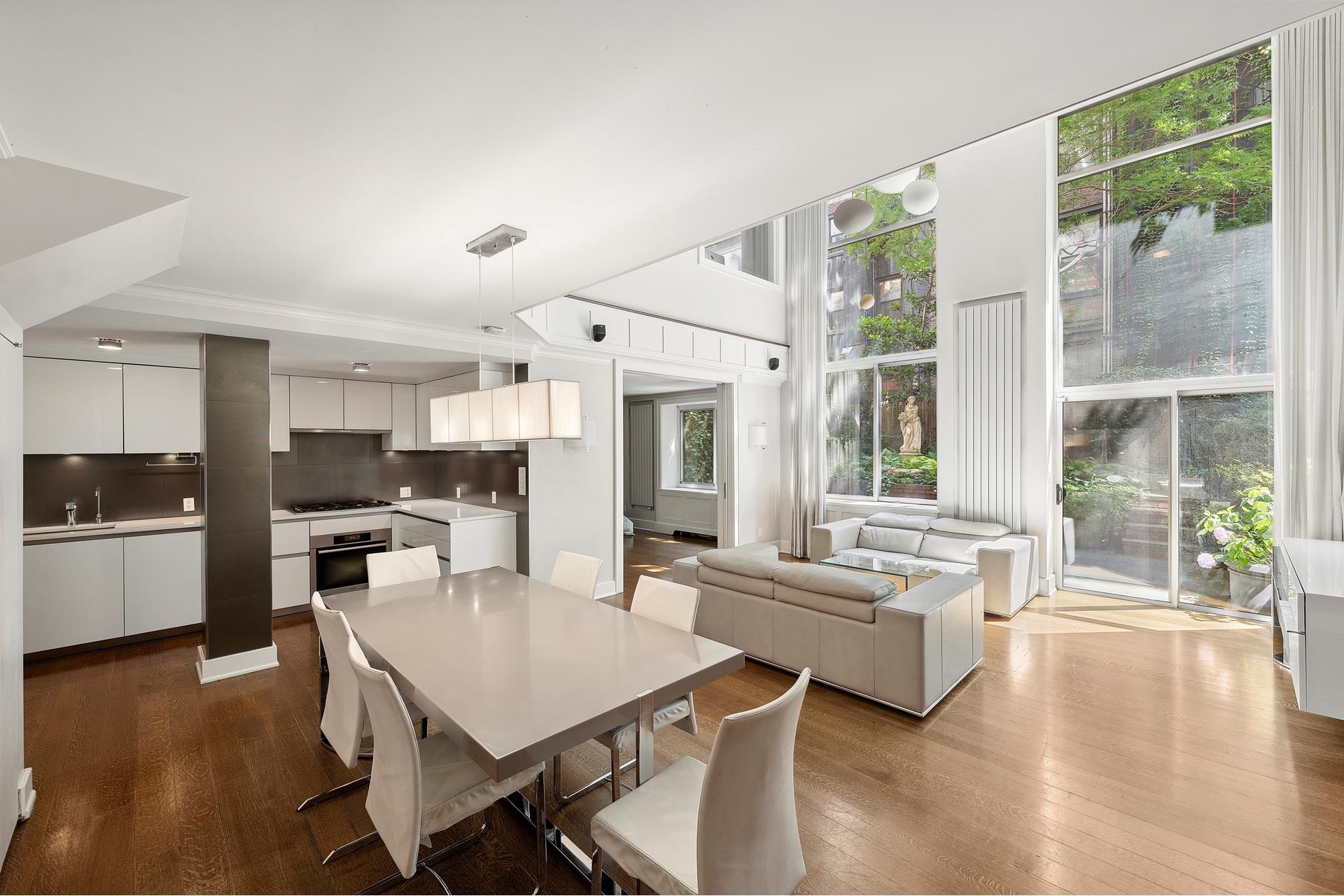 170 East 88th Street 1C, Carnegie Hill, Upper East Side, NYC - 4 Bedrooms  
3 Bathrooms  
6 Rooms - 