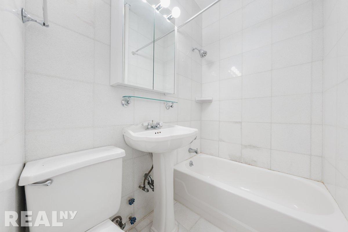 108 W 80th Street, New York, NY 10024, 2 Rooms Rooms,1 BathroomBathrooms,Residential,For Sale,80th,RLMX-101001