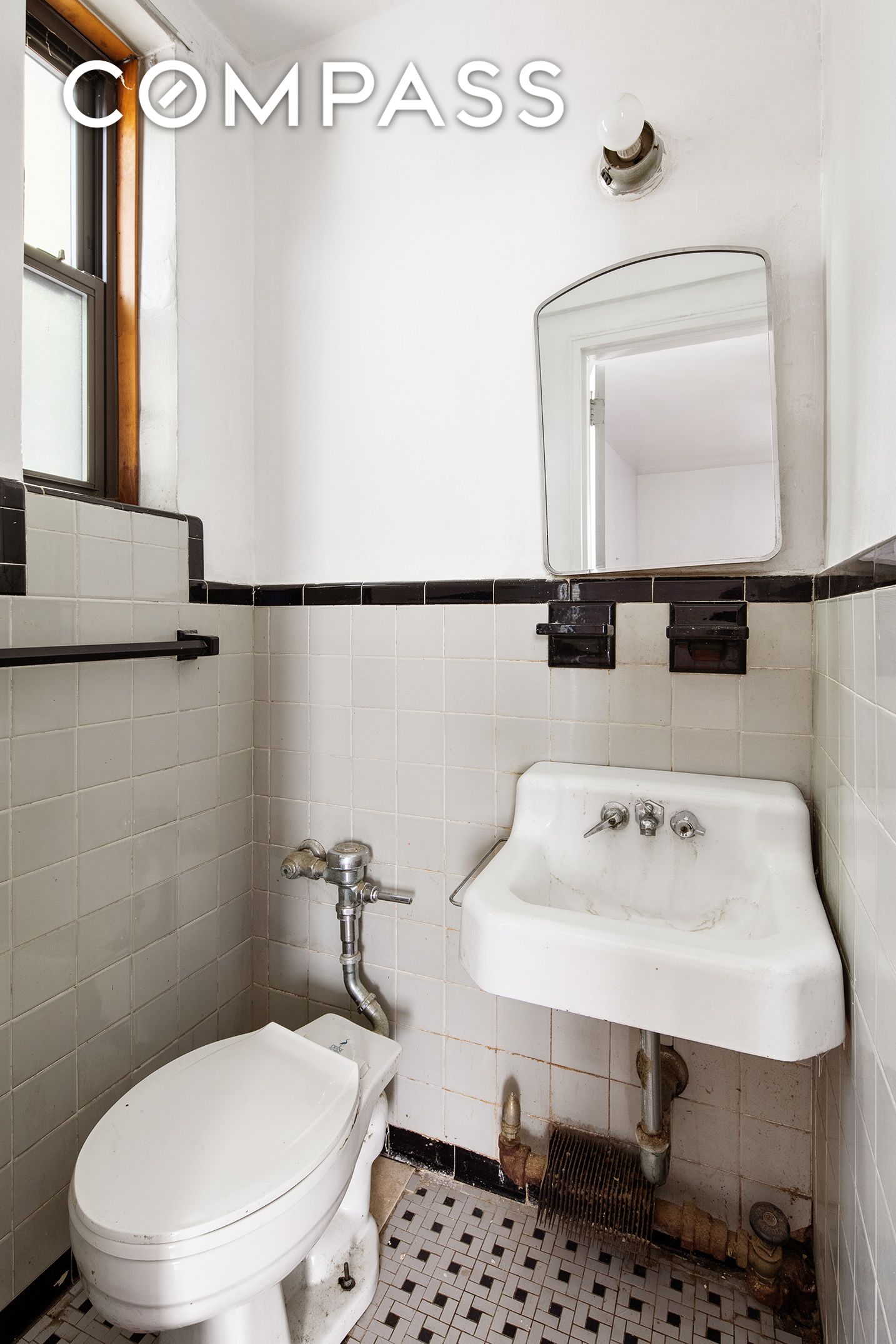 345 Webster Avenue, New York, NY 11230, 2 Bedrooms Bedrooms, 5 Rooms Rooms,2 BathroomsBathrooms,Residential,For Sale,Webster,COMP-1608659410212447665