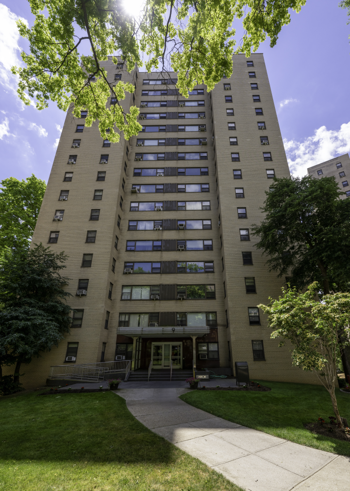 9 FORDHAM HILL Oval, New York, NY 10468, 1 Bedroom Bedrooms, 4 Rooms Rooms,1 BathroomBathrooms,Residential,For Sale,FORDHAM HILL,FORDHAM HILL,RPLU-798323082421