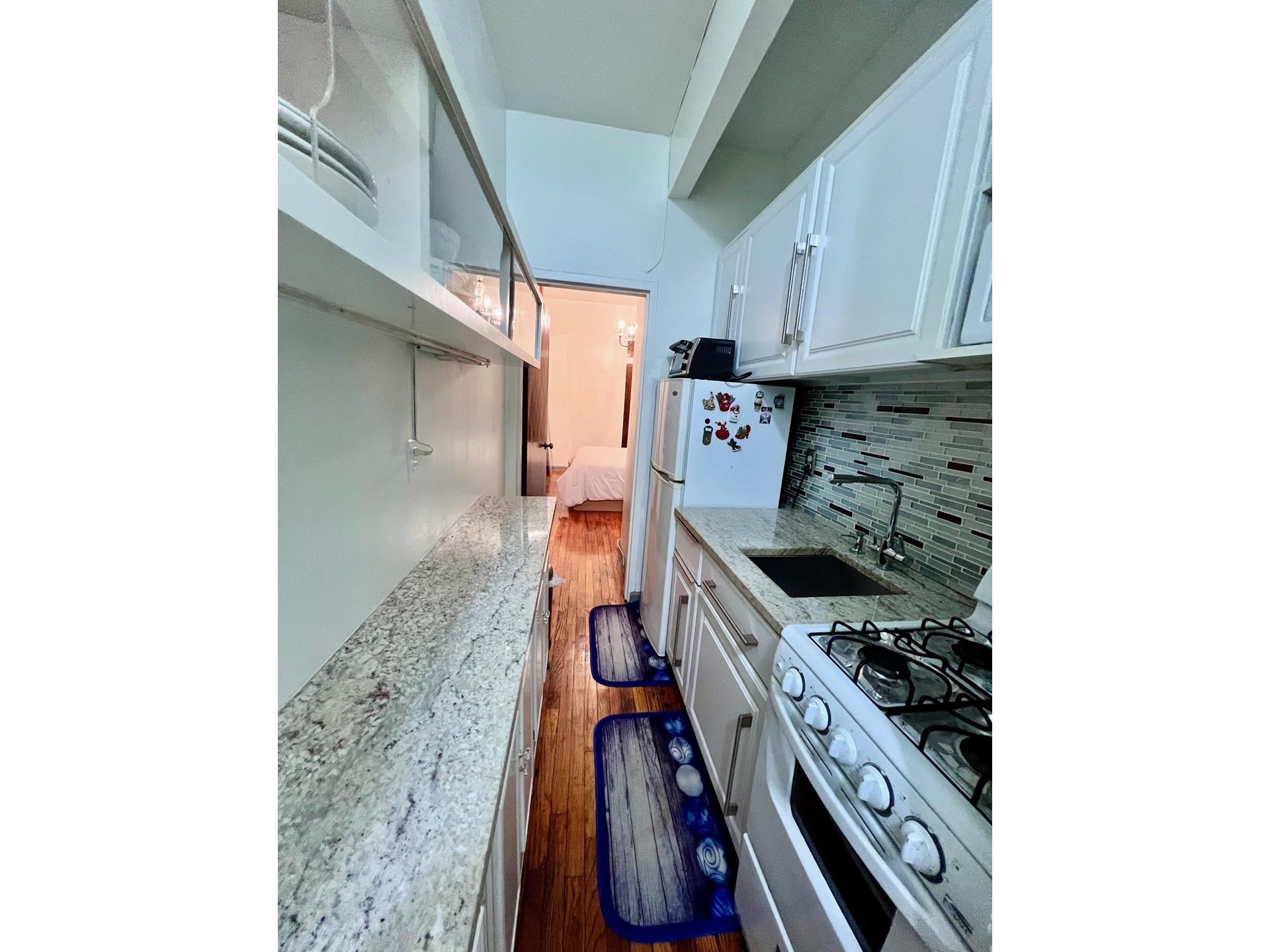 210 E 90TH Street, New York, NY 10128, 1 Bedroom Bedrooms, 3 Rooms Rooms,1 BathroomBathrooms,Residential,For Sale,LIONS HEAD,90TH,RPLU-5123082398