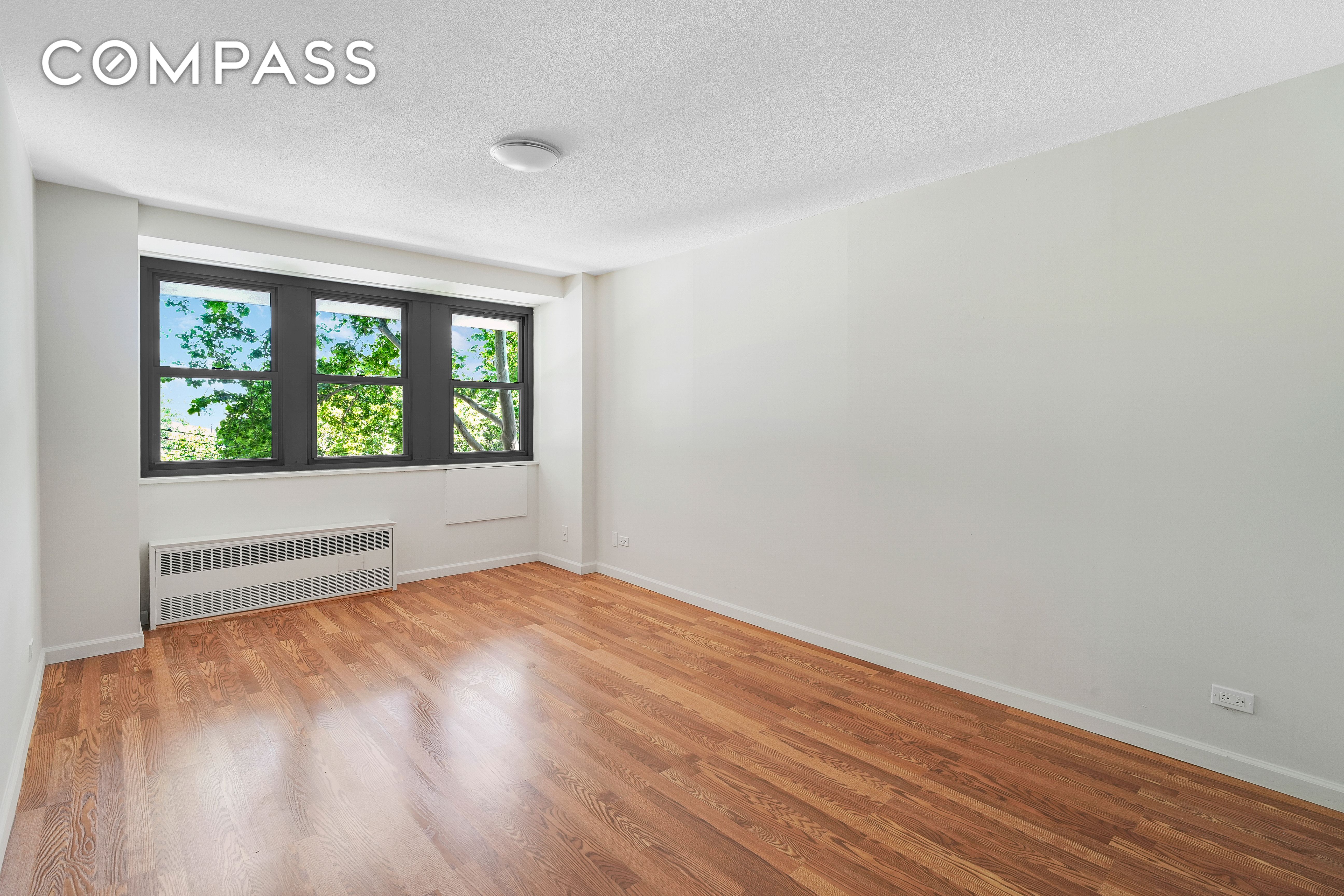 290 W 232nd Street, New York, NY 10463, 2 Bedrooms Bedrooms, 4 Rooms Rooms,1 BathroomBathrooms,Residential,For Sale,232nd,COMP-1613764366190749689