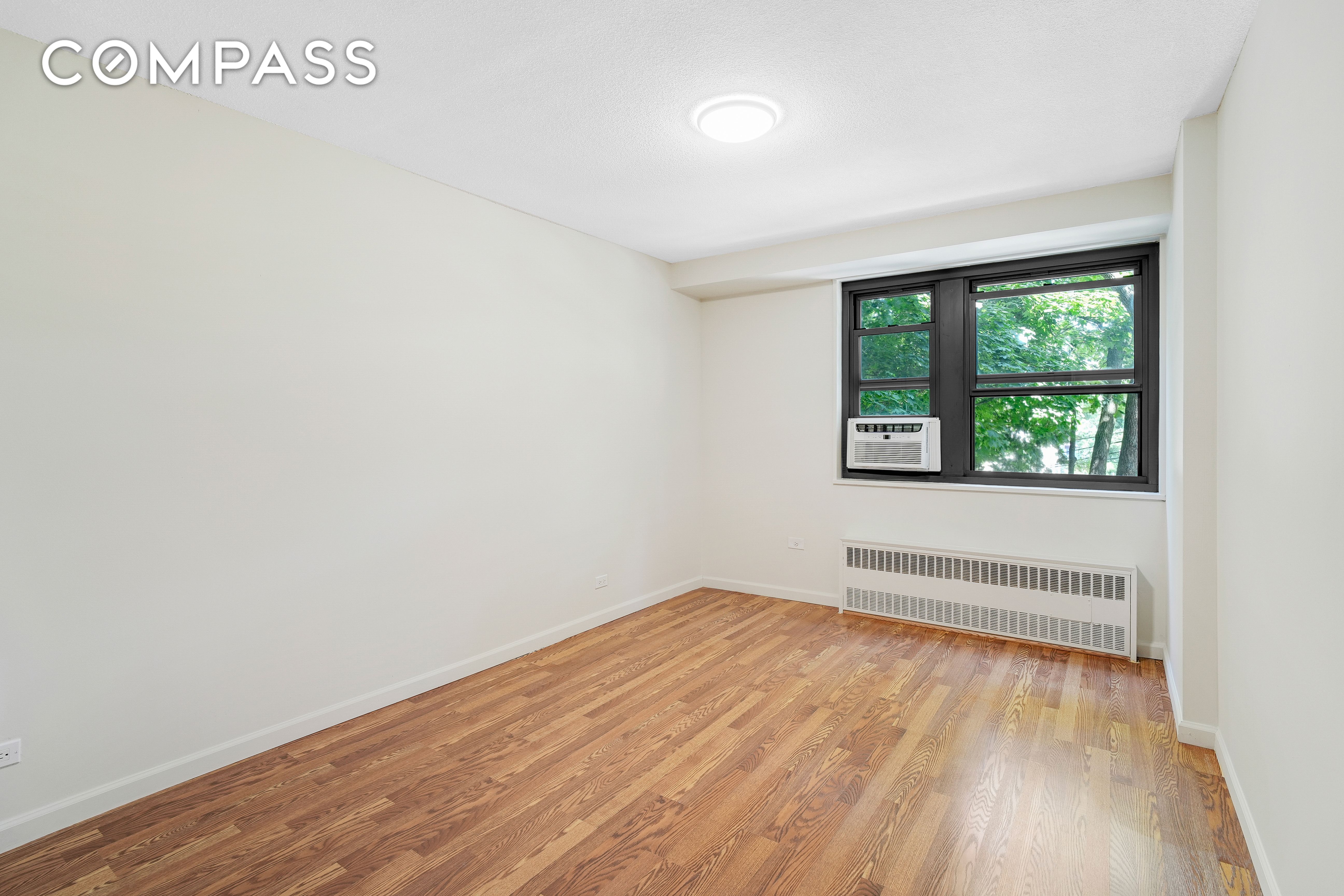 290 W 232nd Street, New York, NY 10463, 2 Bedrooms Bedrooms, 4 Rooms Rooms,1 BathroomBathrooms,Residential,For Sale,232nd,COMP-1613764366190749689