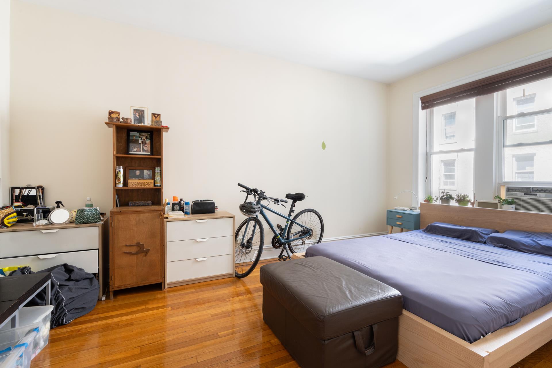 811 WALTON Avenue, New York, NY 10451, 1 Bedroom Bedrooms, 3 Rooms Rooms,1 BathroomBathrooms,Residential,For Sale,811 WALTON AVE OWNE,WALTON,RPLU-5123083304