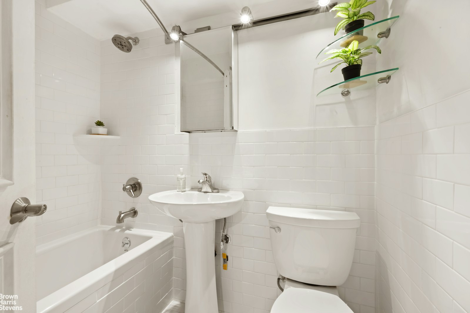 333 E 75TH Street, New York, NY 10021, 2 Rooms Rooms,1 BathroomBathrooms,Residential,For Sale,THE EASTBROOK,75TH,RPLU-63223052001