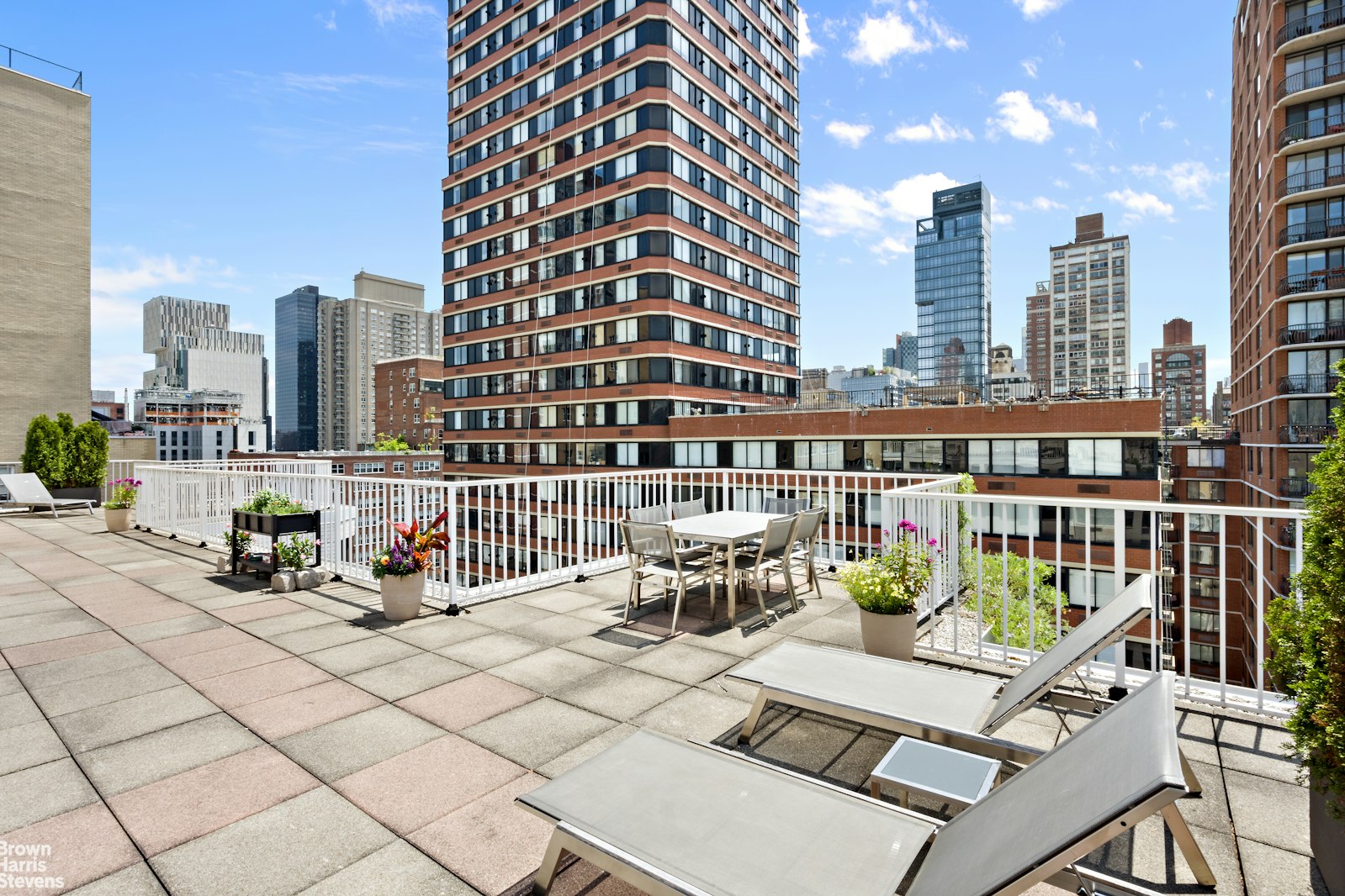 333 E 75TH Street, New York, NY 10021, 2 Rooms Rooms,1 BathroomBathrooms,Residential,For Sale,THE EASTBROOK,75TH,RPLU-63223052001